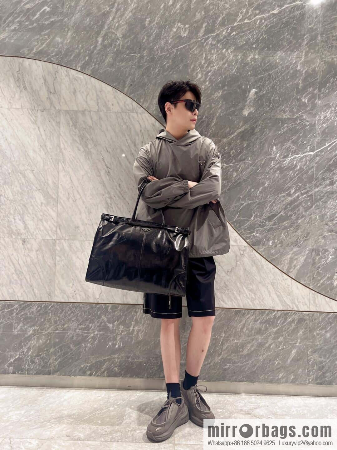 PRADA 🎉 LusSo lf oil wax leather 🎉 2VG128 extra large🎉🎉