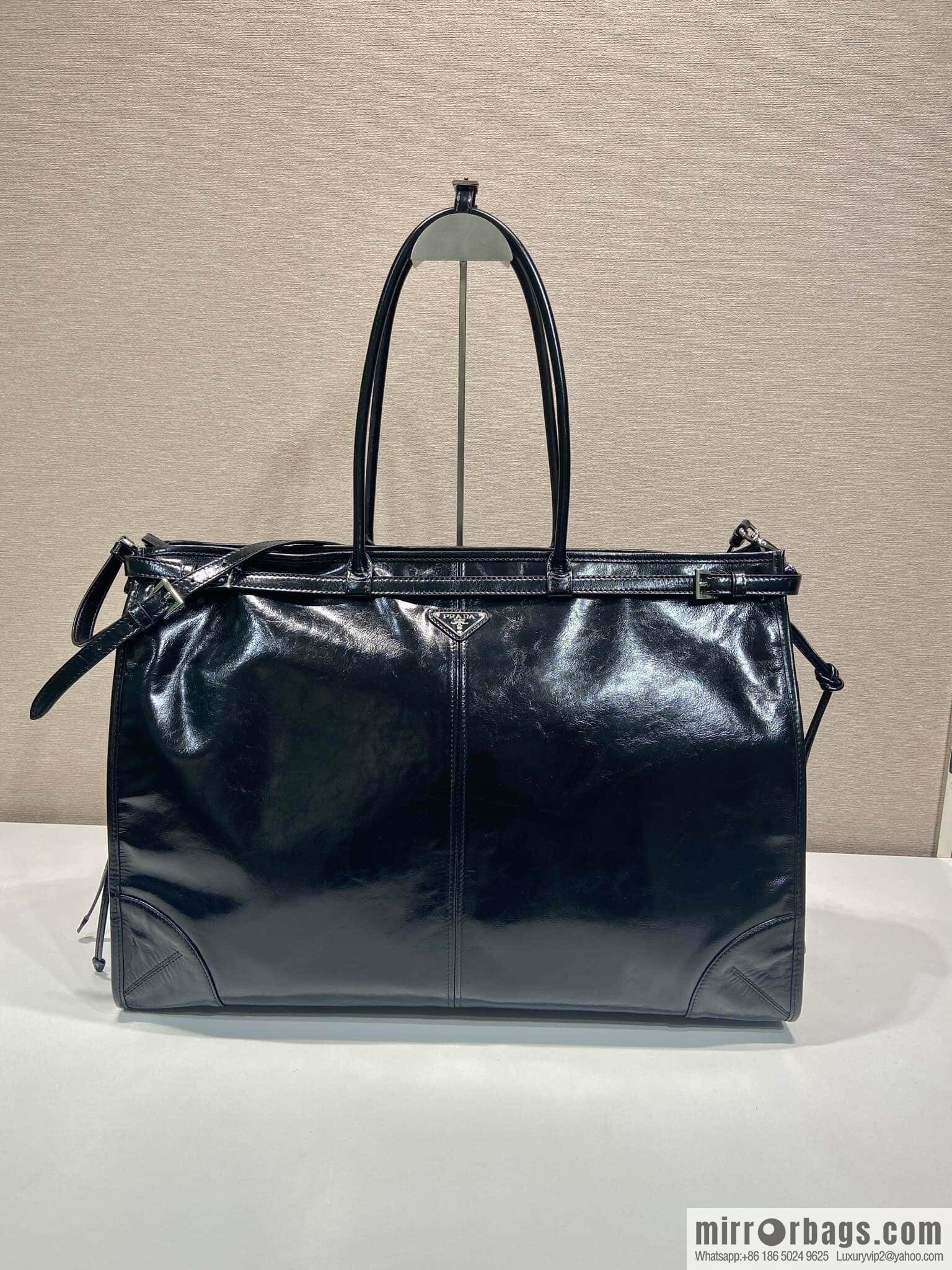 PRADA 🎉 LusSo lf oil wax leather 🎉 2VG128 extra large🎉🎉