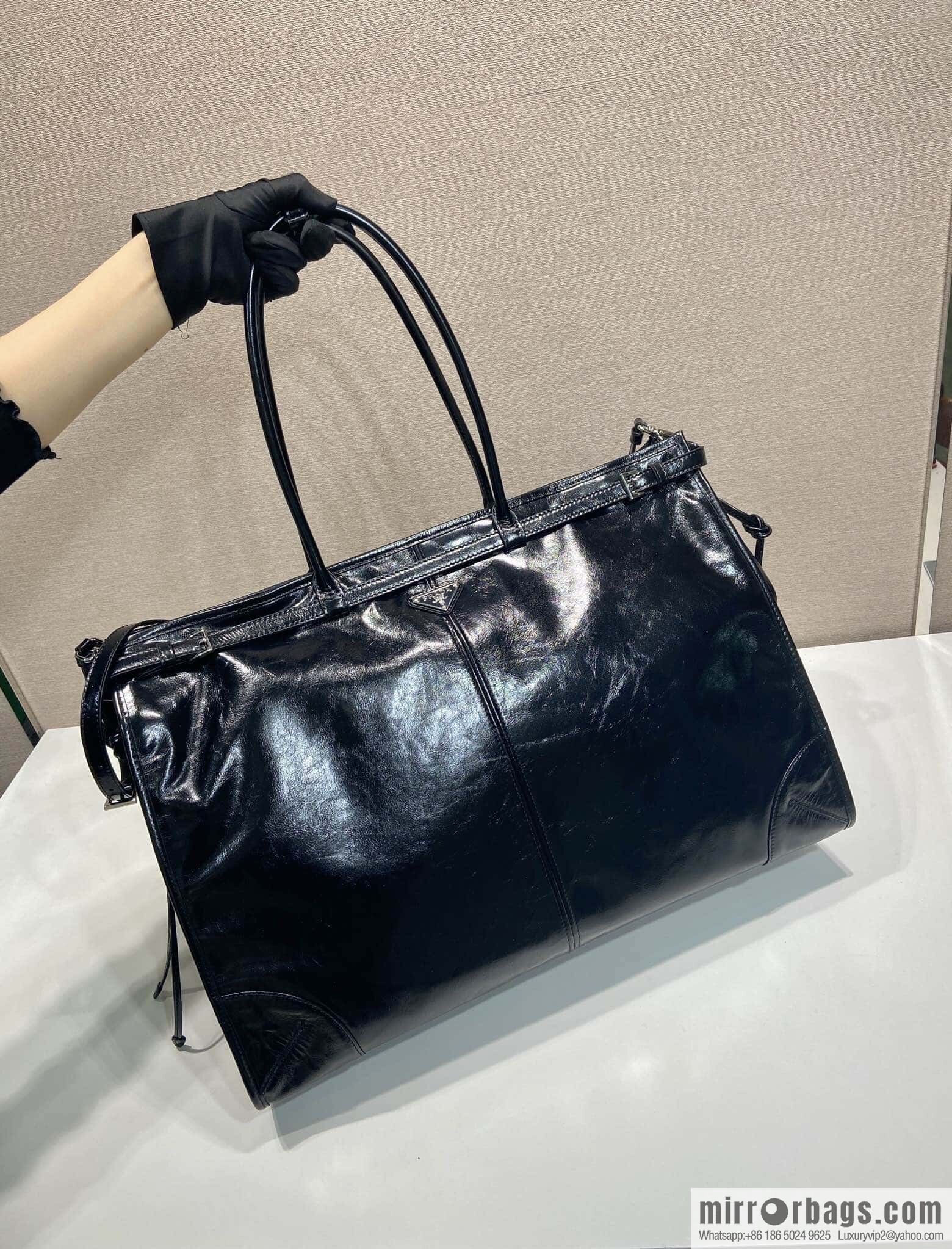 PRADA 🎉 LusSo lf oil wax leather 🎉 2VG128 extra large🎉🎉