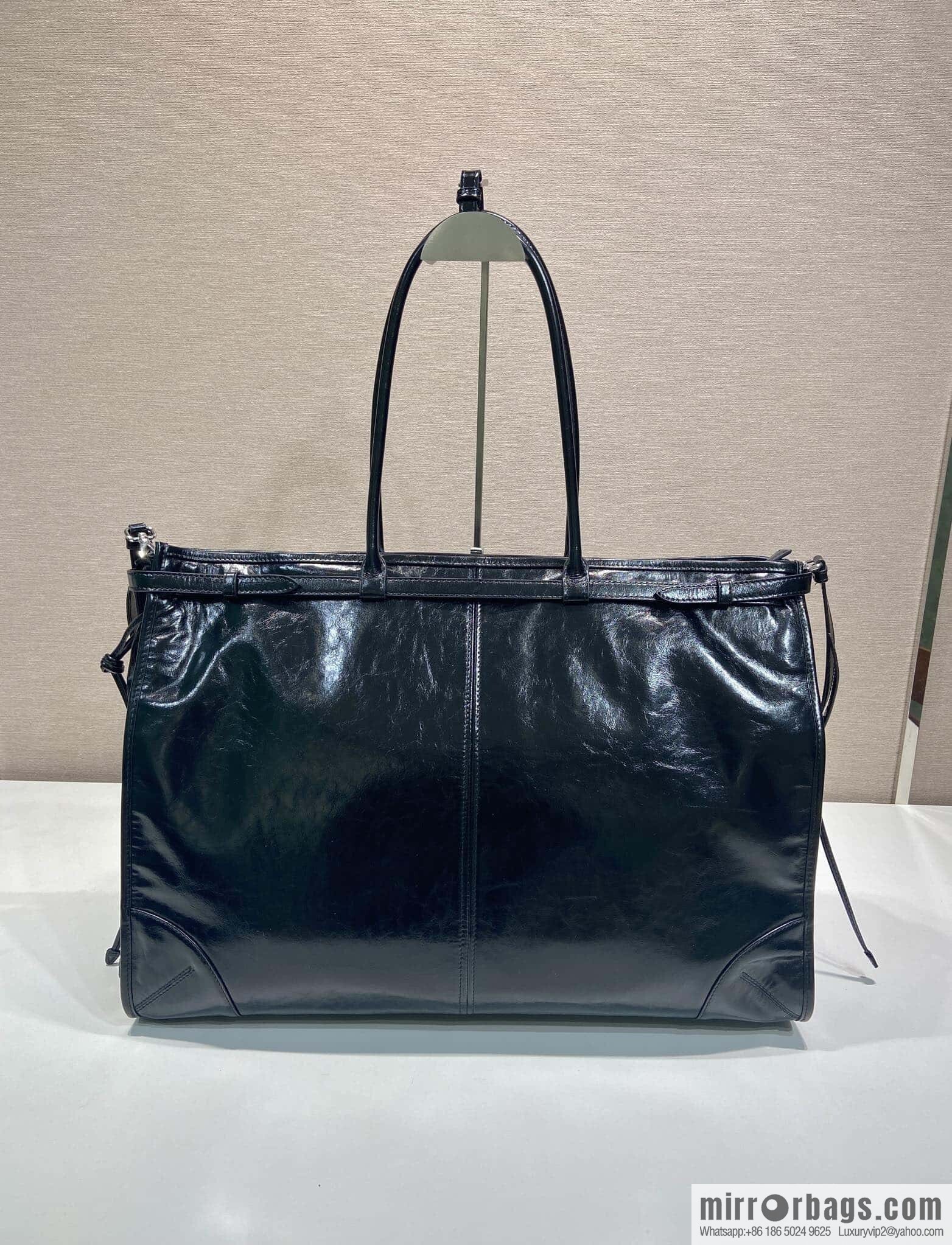 PRADA 🎉 LusSo lf oil wax leather 🎉 2VG128 extra large🎉🎉