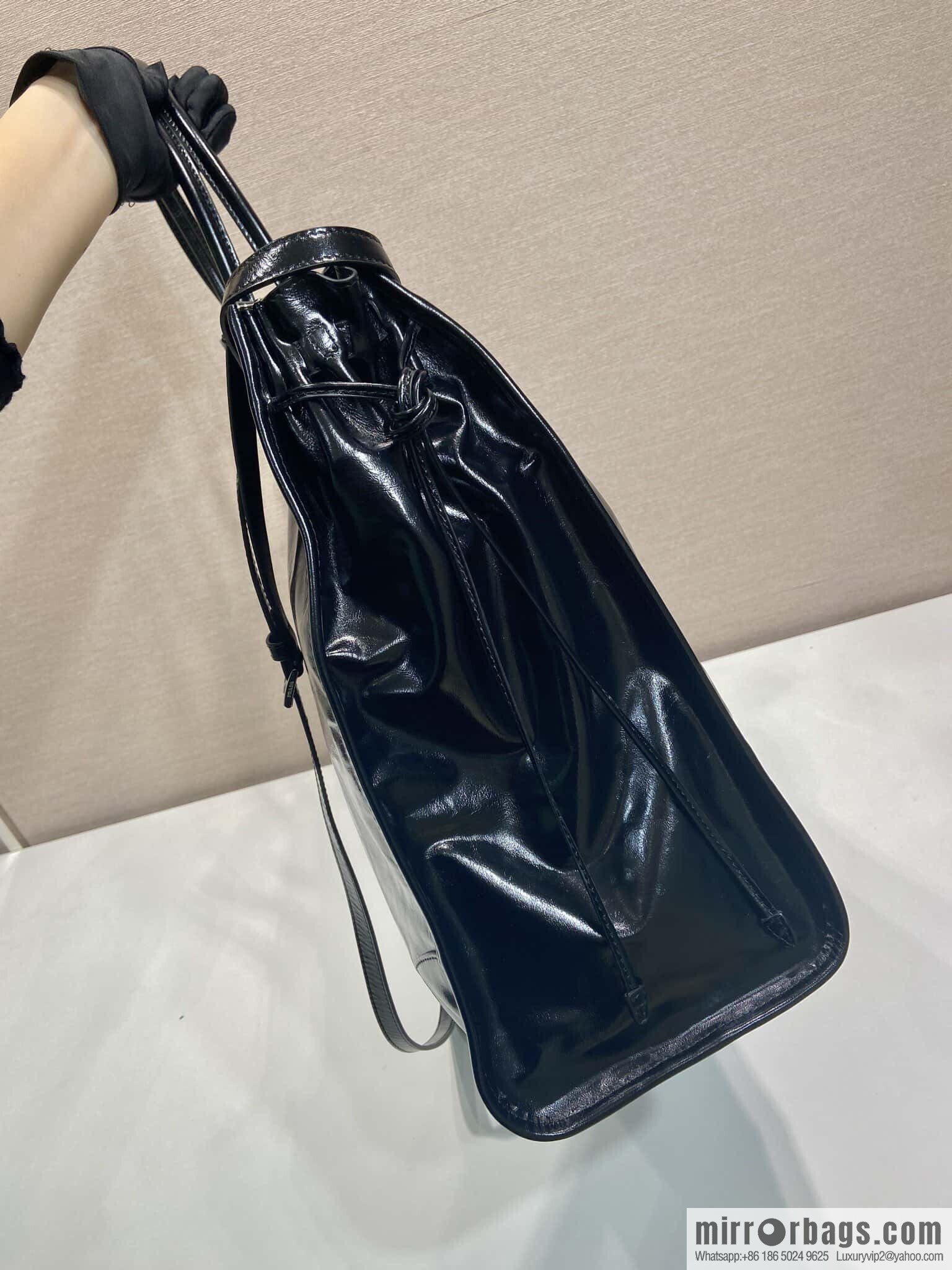 PRADA 🎉 LusSo lf oil wax leather 🎉 2VG128 extra large🎉🎉