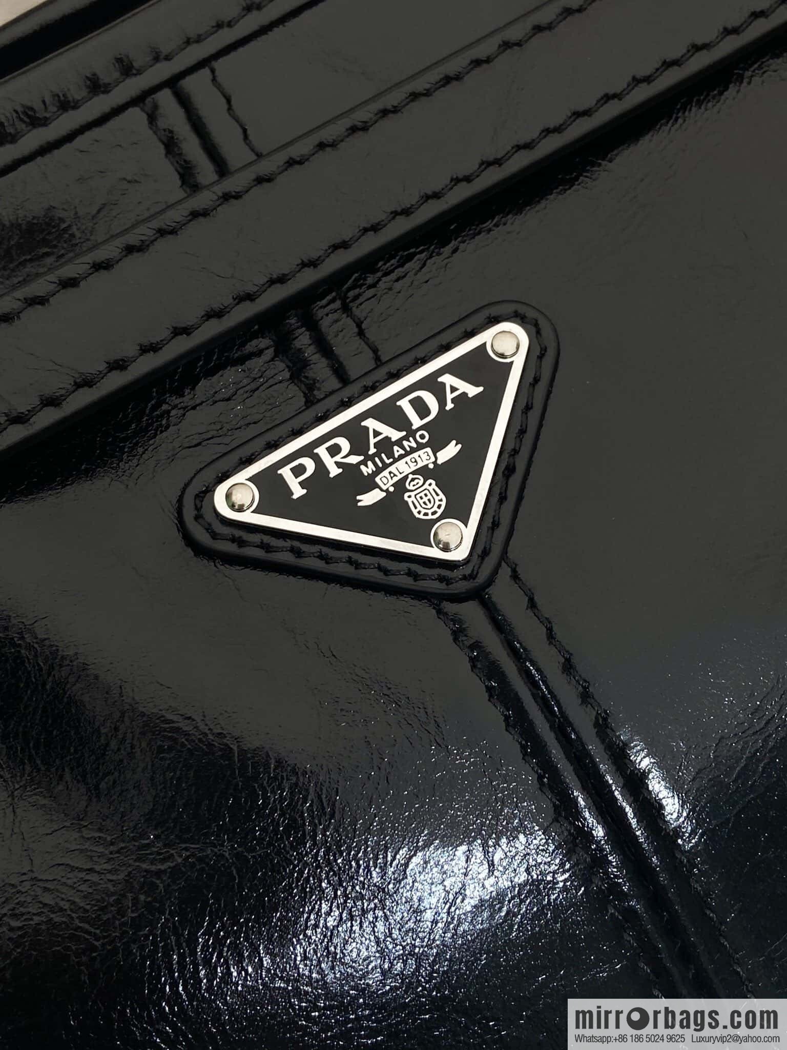 PRADA 🎉 LusSo lf oil wax leather 🎉 2VG128 extra large🎉🎉