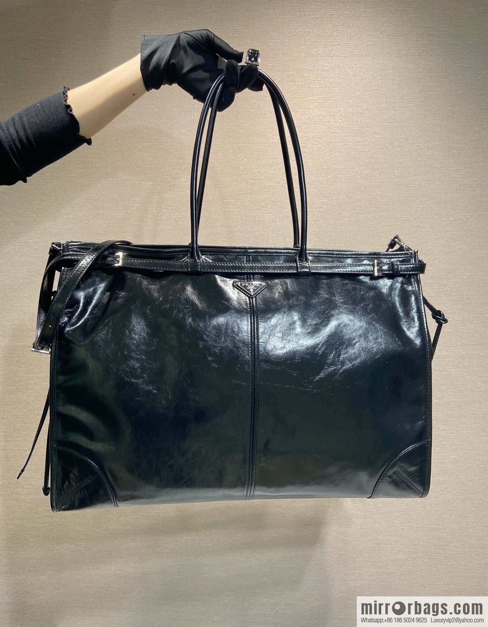 PRADA 🎉 LusSo lf oil wax leather 🎉 2VG128 extra large🎉🎉