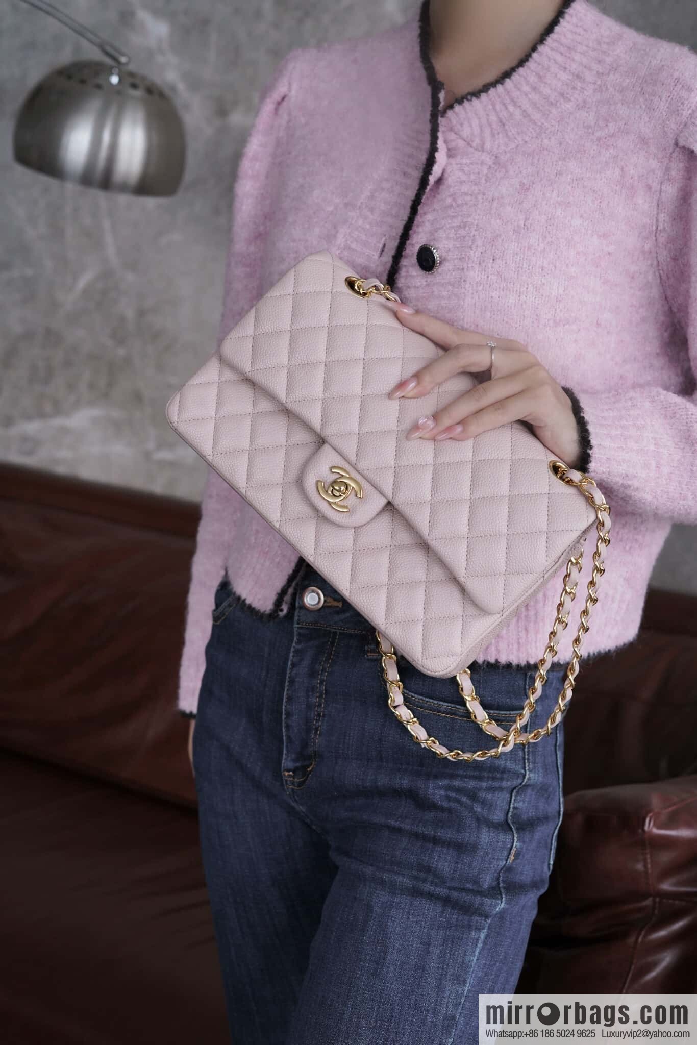 CHANEL 𝐂𝐥𝐚𝐬𝐬𝐢𝐜 𝐅𝐥𝐚𝐩 Medium Classic Cover Bag, Sakura Powder 🌸 A01112