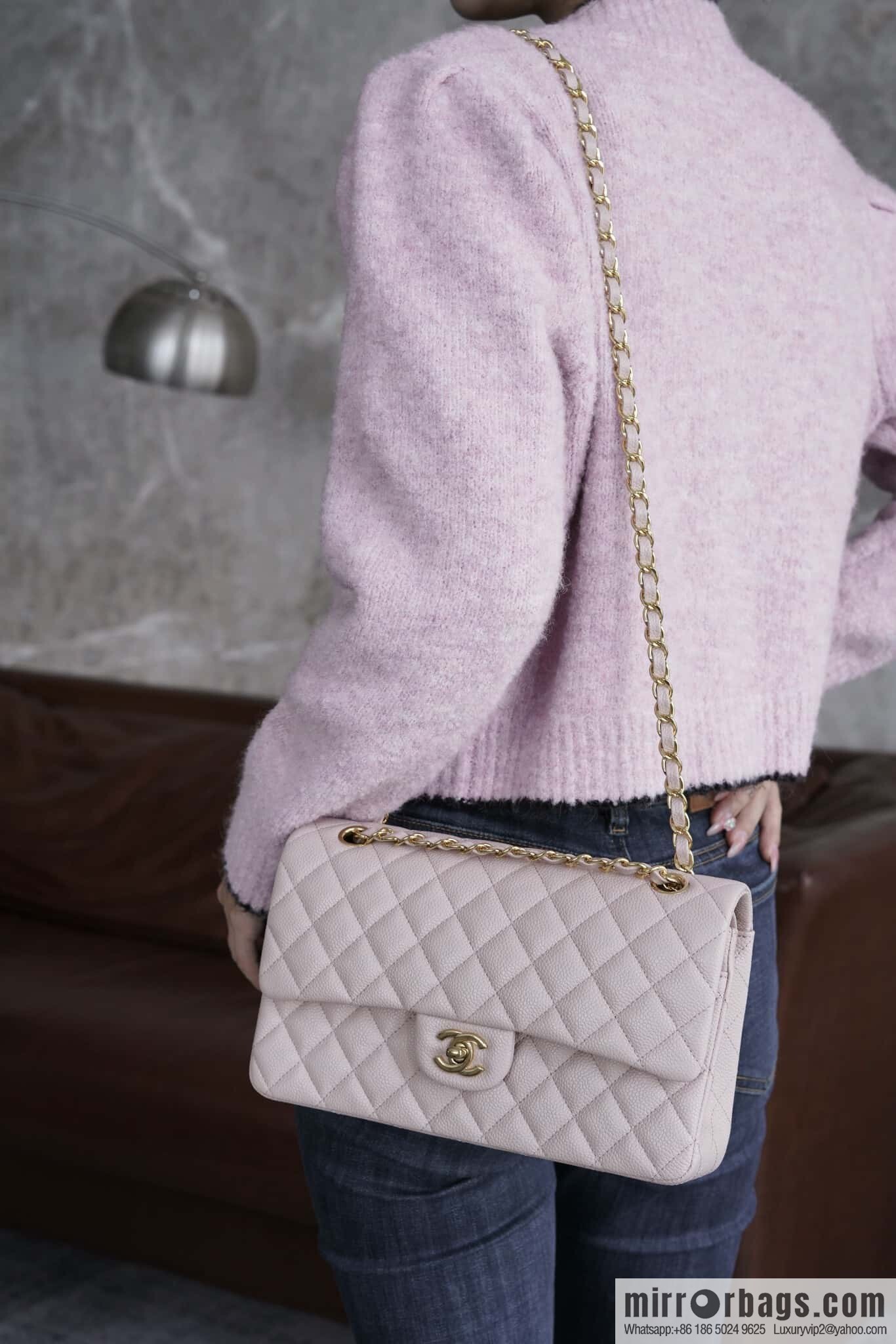 CHANEL 𝐂𝐥𝐚𝐬𝐬𝐢𝐜 𝐅𝐥𝐚𝐩 Medium Classic Cover Bag, Sakura Powder 🌸 A01112
