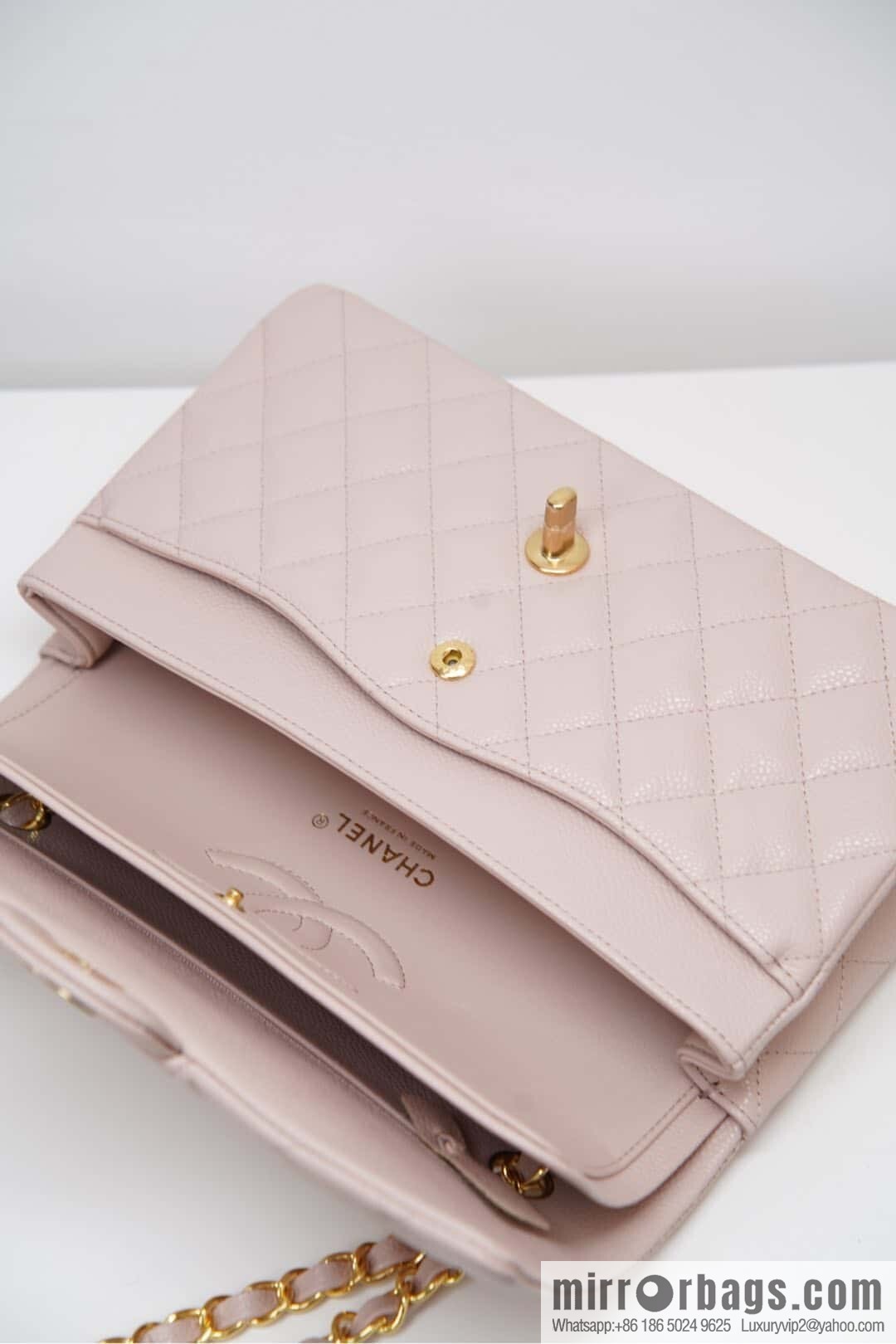 CHANEL 𝐂𝐥𝐚𝐬𝐬𝐢𝐜 𝐅𝐥𝐚𝐩 Medium Classic Cover Bag, Sakura Powder 🌸 A01112