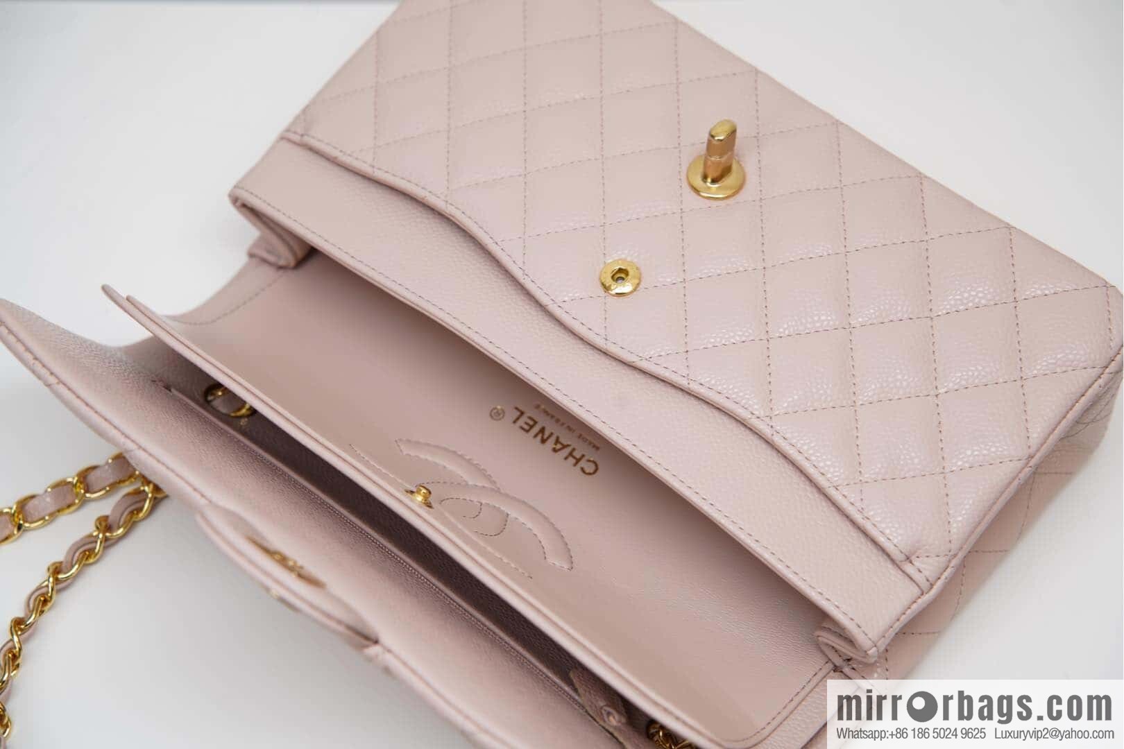 CHANEL 𝐂𝐥𝐚𝐬𝐬𝐢𝐜 𝐅𝐥𝐚𝐩 Medium Classic Cover Bag, Sakura Powder 🌸 A01112