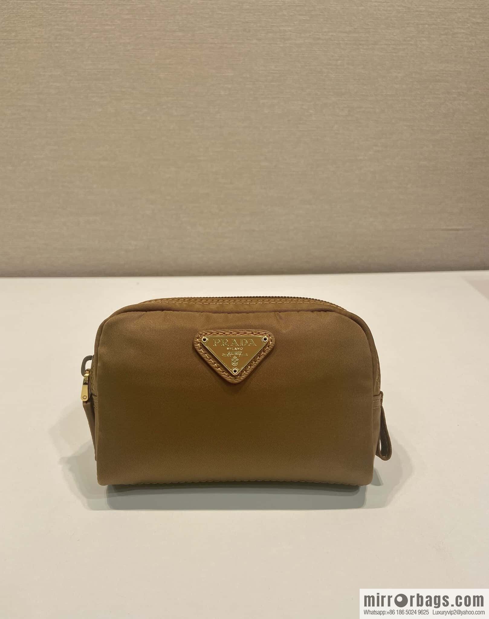 PRADA 🎉 small hand bag 🎉 1NA339 new color🎉🎉