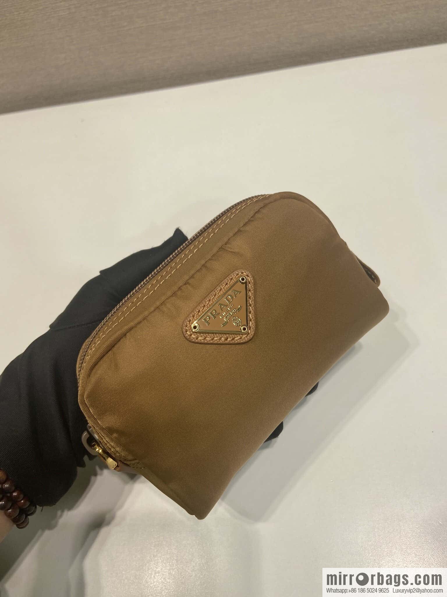 PRADA 🎉 small hand bag 🎉 1NA339 new color🎉🎉