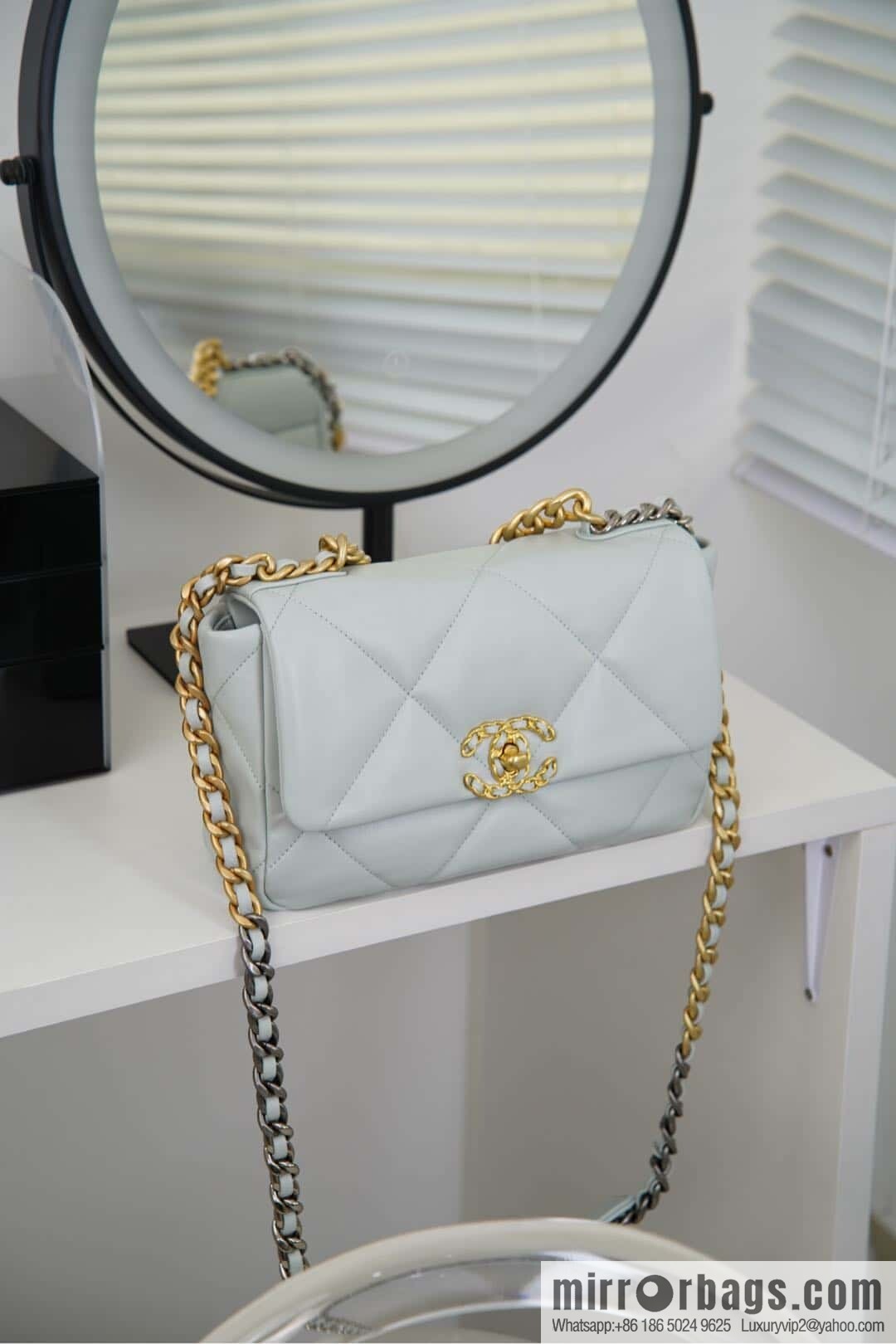 CHANEL 𝟏𝟗𝐛𝐚𝐠 light blue, small 🐳 AS1160
