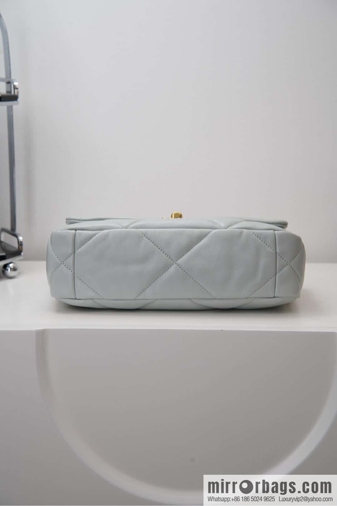 CHANEL 𝟏𝟗𝐛𝐚𝐠 light blue, small 🐳 AS1160