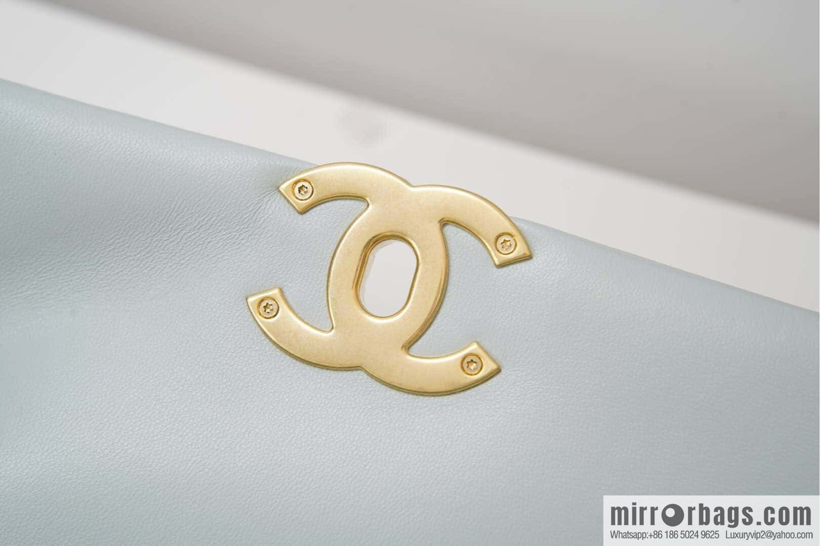 CHANEL 𝟏𝟗𝐛𝐚𝐠 light blue, small 🐳 AS1160