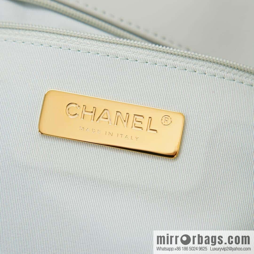 CHANEL 𝟏𝟗𝐛𝐚𝐠 light blue, small 🐳 AS1160