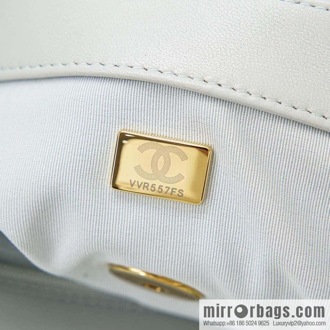 CHANEL 𝟏𝟗𝐛𝐚𝐠 light blue, small 🐳 AS1160