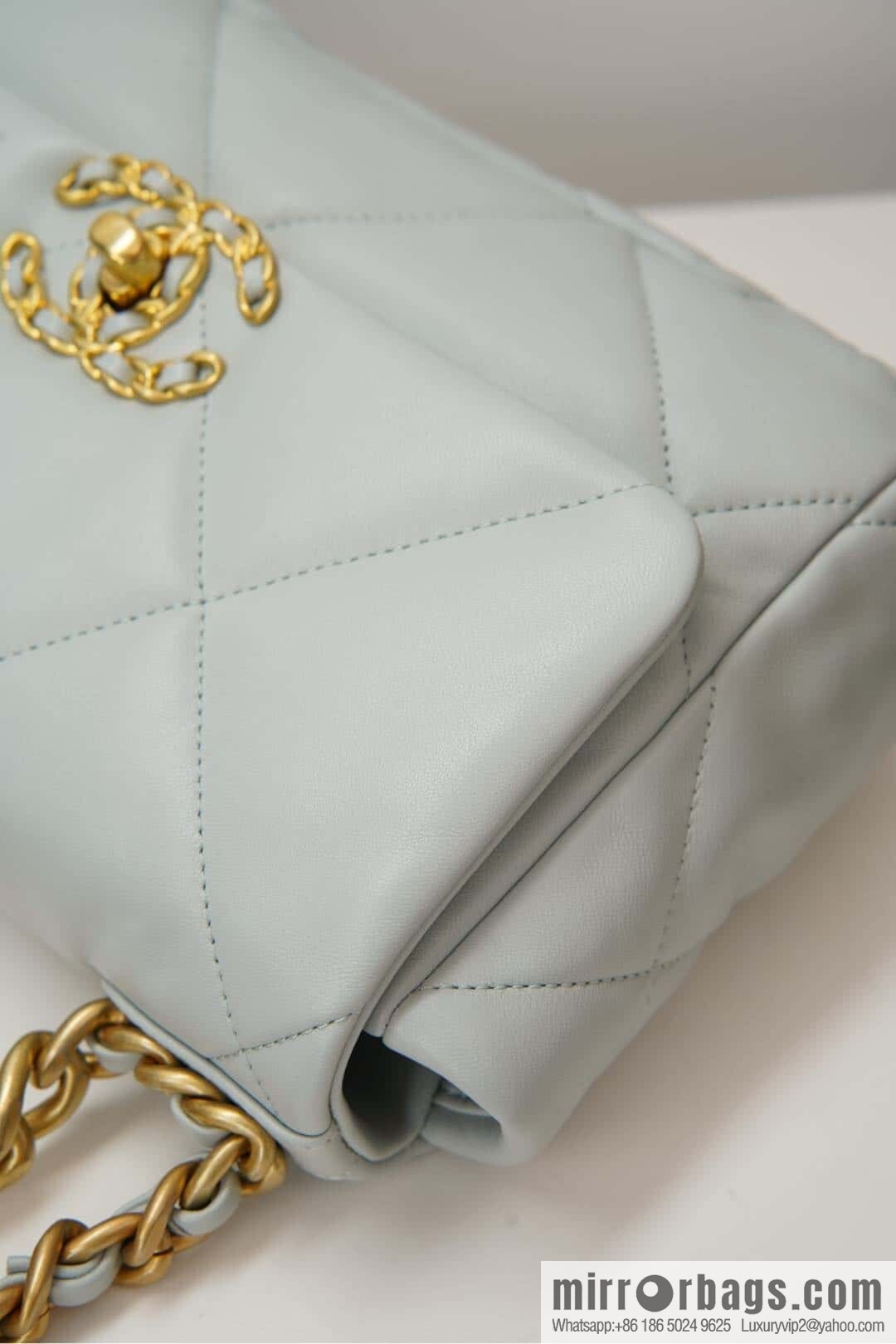 CHANEL 𝟏𝟗𝐛𝐚𝐠 light blue, small 🐳 AS1160