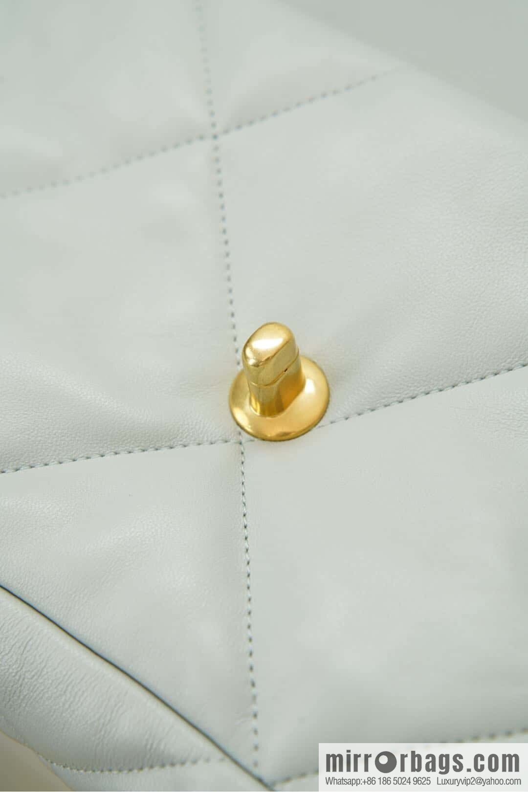 CHANEL 𝟏𝟗𝐛𝐚𝐠 light blue, small 🐳 AS1160