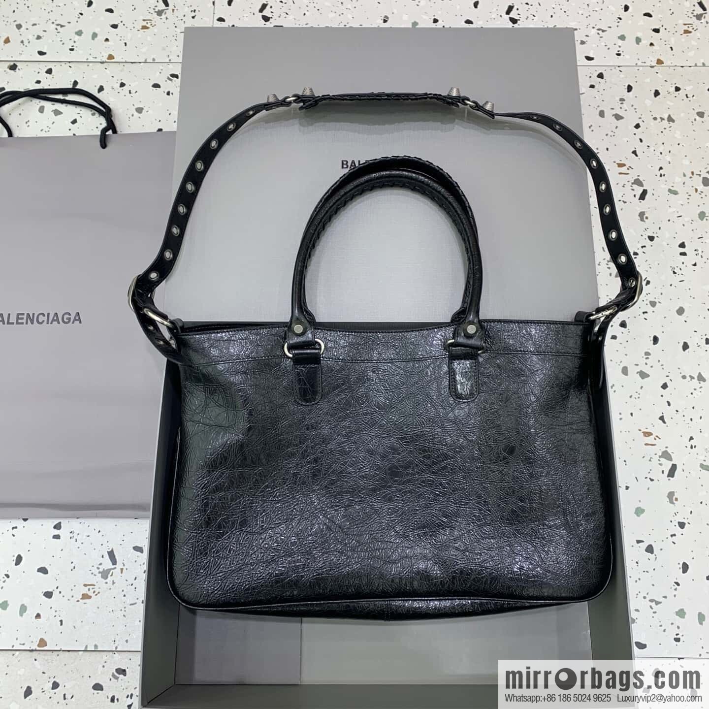 Balenciag neo cagole xl plus oil wax black silver 🖤 locomotive bag derivative new 761601