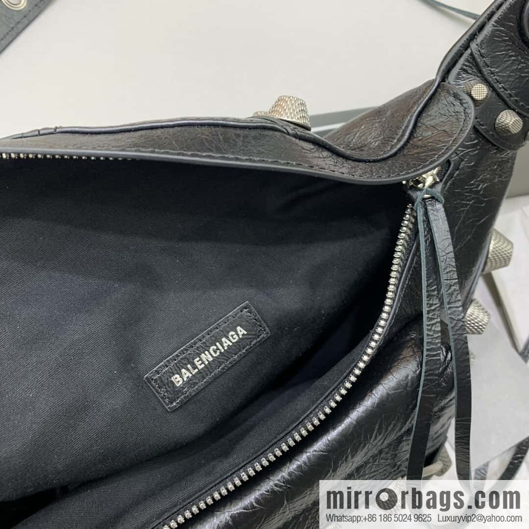 𝐁𝐚𝐥𝐞𝐧𝐜𝐢𝐚𝐠 𝐜𝐚𝐠𝐨𝐥𝐞｜ breast bag [oil wax black] 742014
