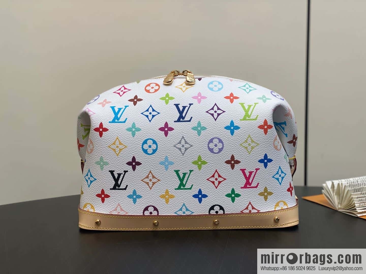[Original single boutique] M13743 white color cosmetic bag series POCHETTE COSMÉTIQUE large cosmetic bag 2025 Murakami Takashi joint cooperation series