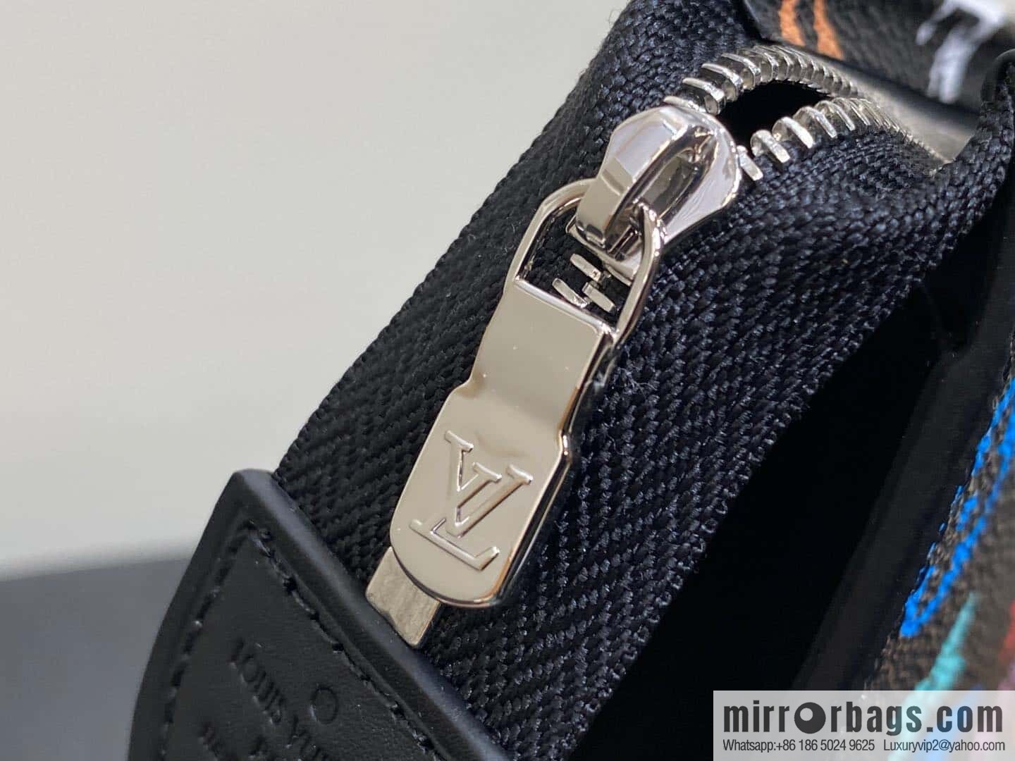 [Original order boutique] M13746 black color, handbag clutch series, the new POCHETTE VOYAGE medium clutch bag of the season