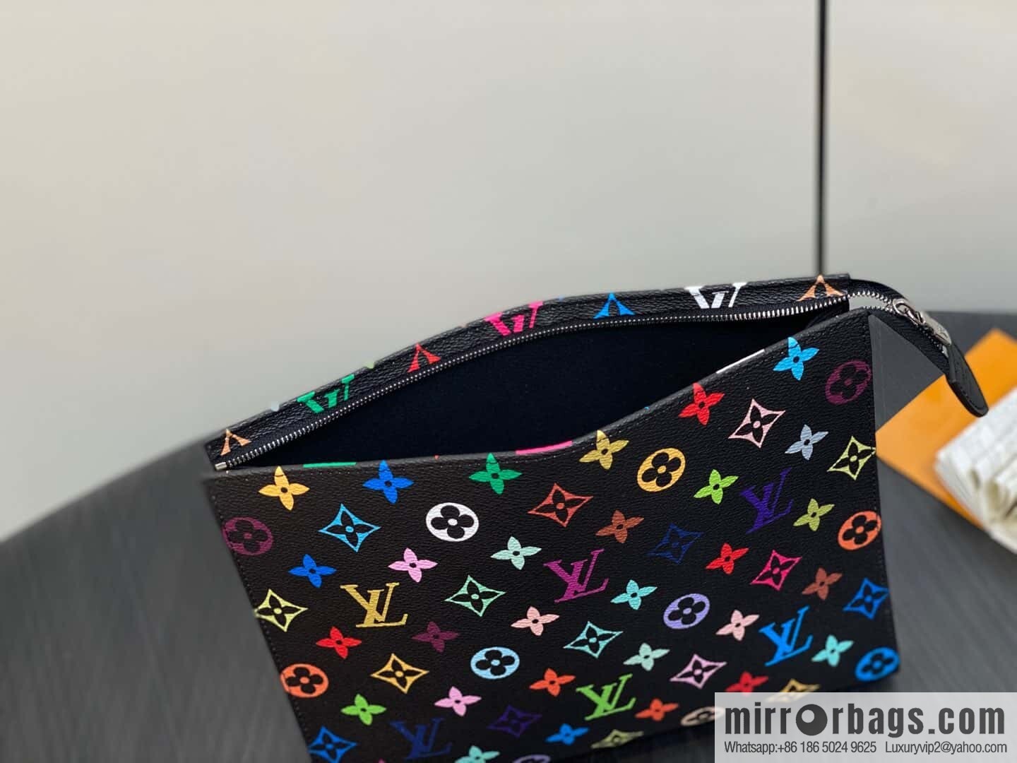 [Original order boutique] M13746 black color, handbag clutch series, the new POCHETTE VOYAGE medium clutch bag of the season