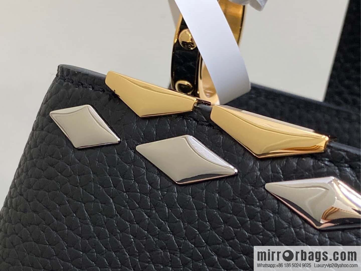 [Original order boutique] M12751 black full leather rhombus, full leather cap that English series, this Capucines small handbag