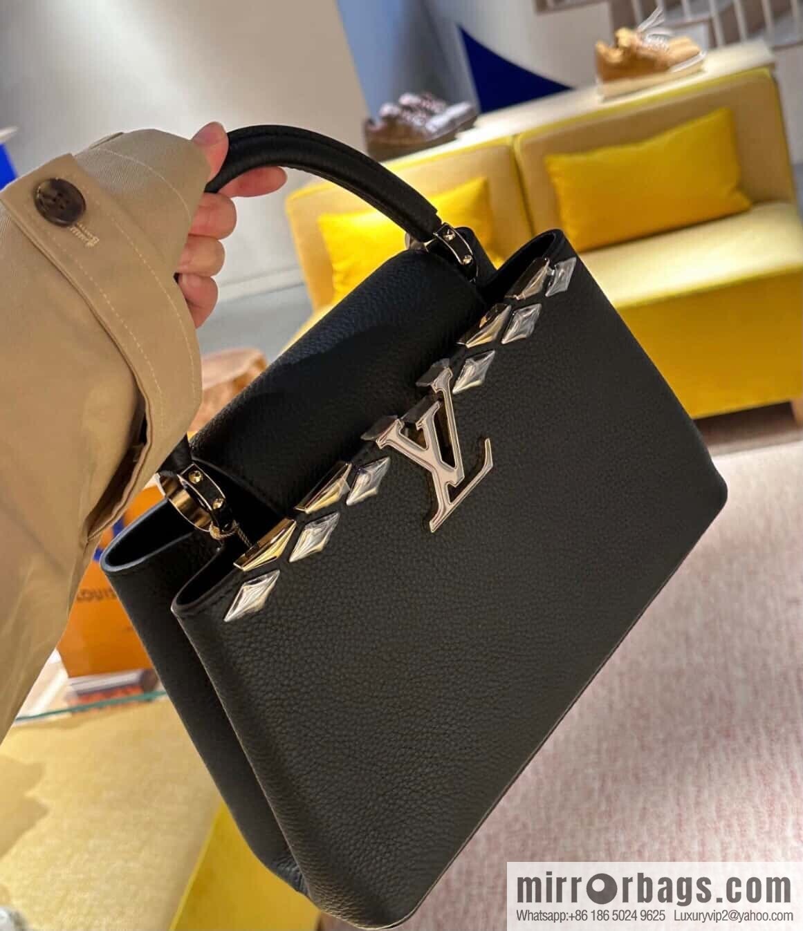 [Original order boutique] M12751 dark blue full leather rhombus model, full leather cap that English series, this Capucines mini handbag