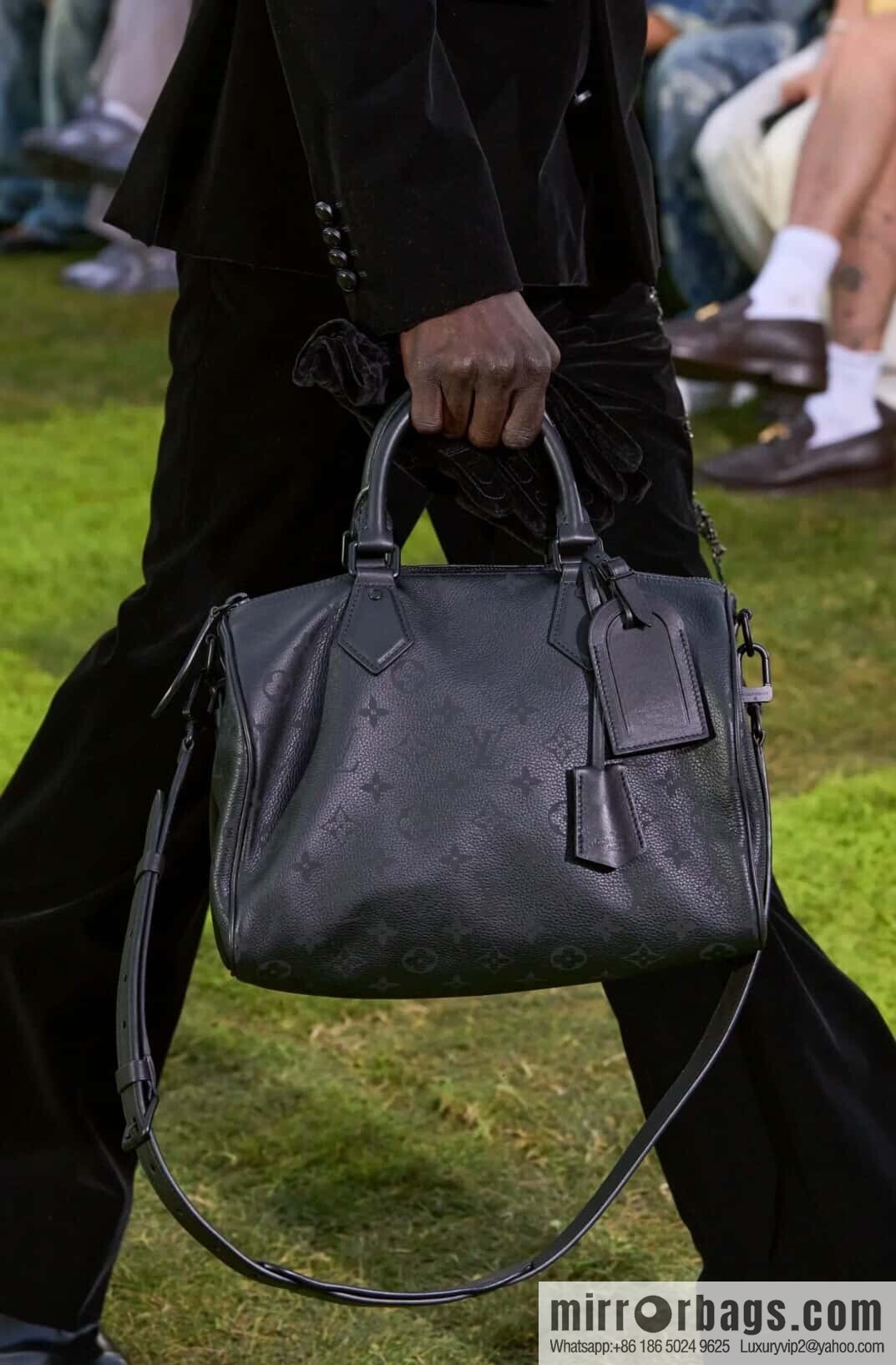[Original order boutique] M21108 black full leather, pillow bag speedy series SPEEDY P9 BANDOULIZRE30 handbag