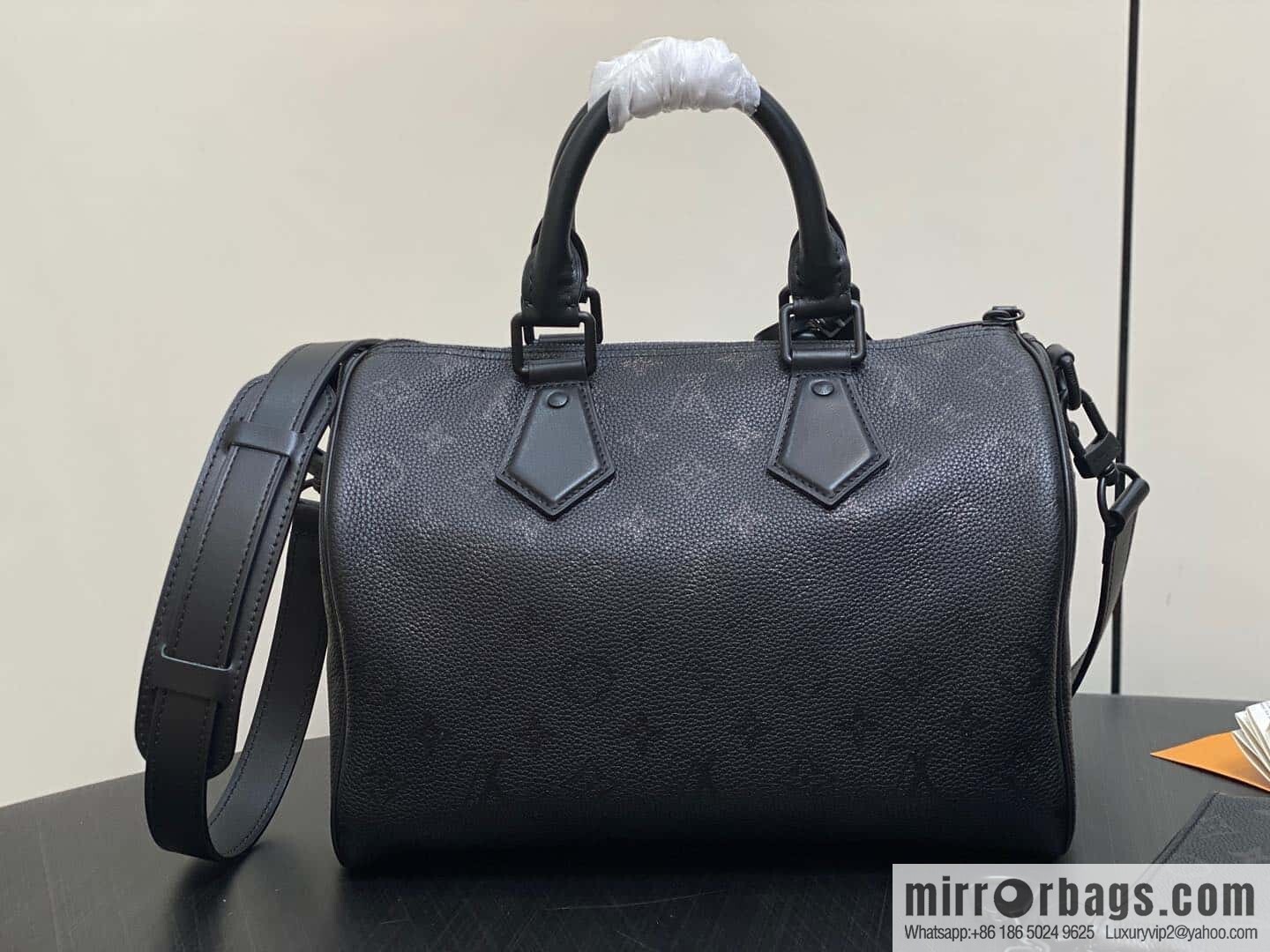 [Original order boutique] M21108 black full leather, pillow bag speedy series SPEEDY P9 BANDOULIZRE30 handbag
