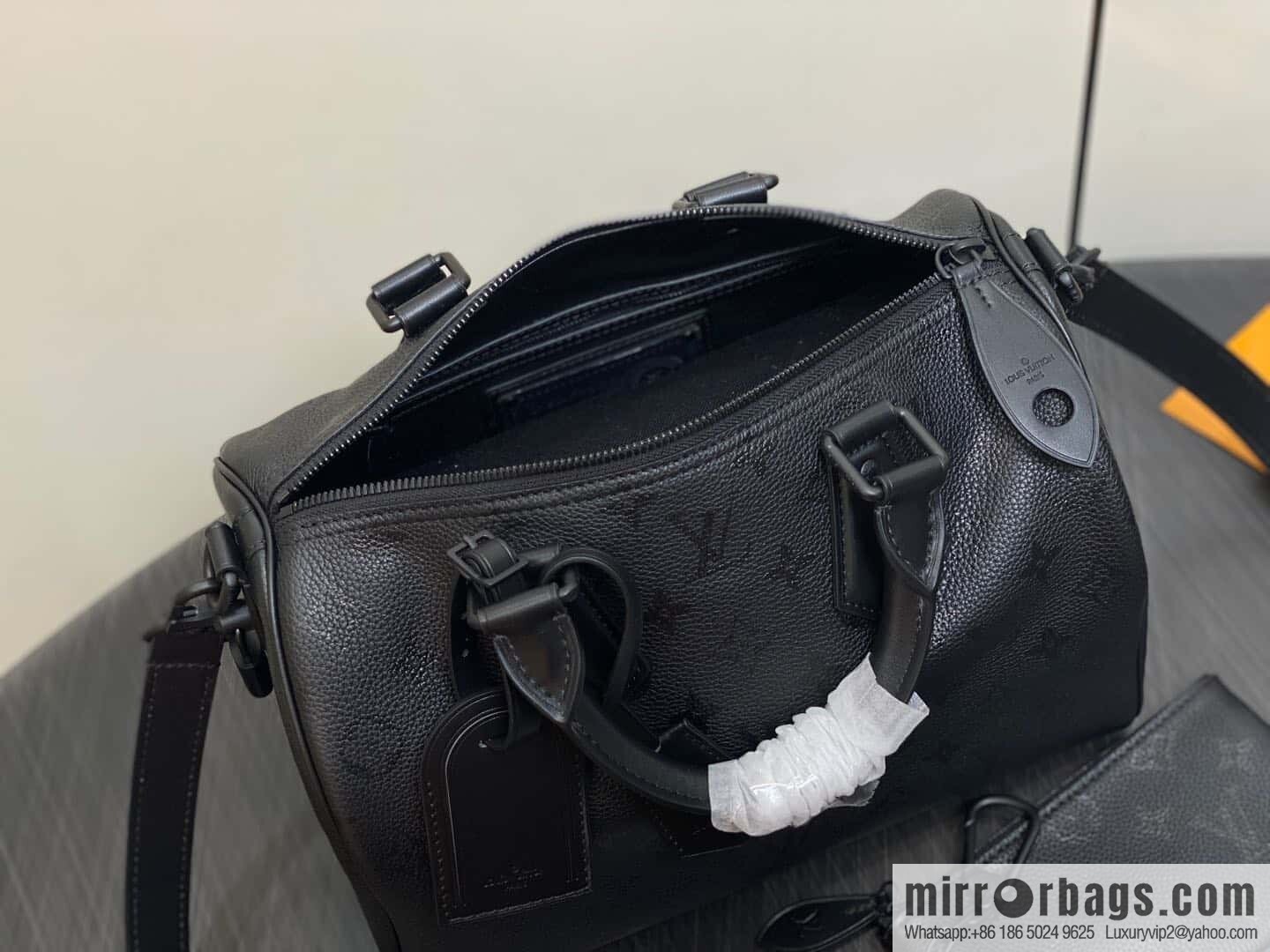 [Original order boutique] M21108 black full leather, pillow bag speedy series SPEEDY P9 BANDOULIZRE30 handbag