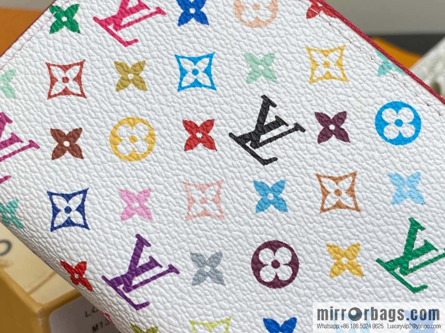 [Original order boutique] M13409 white color, single zipper short wallet series ZIPPY change bag