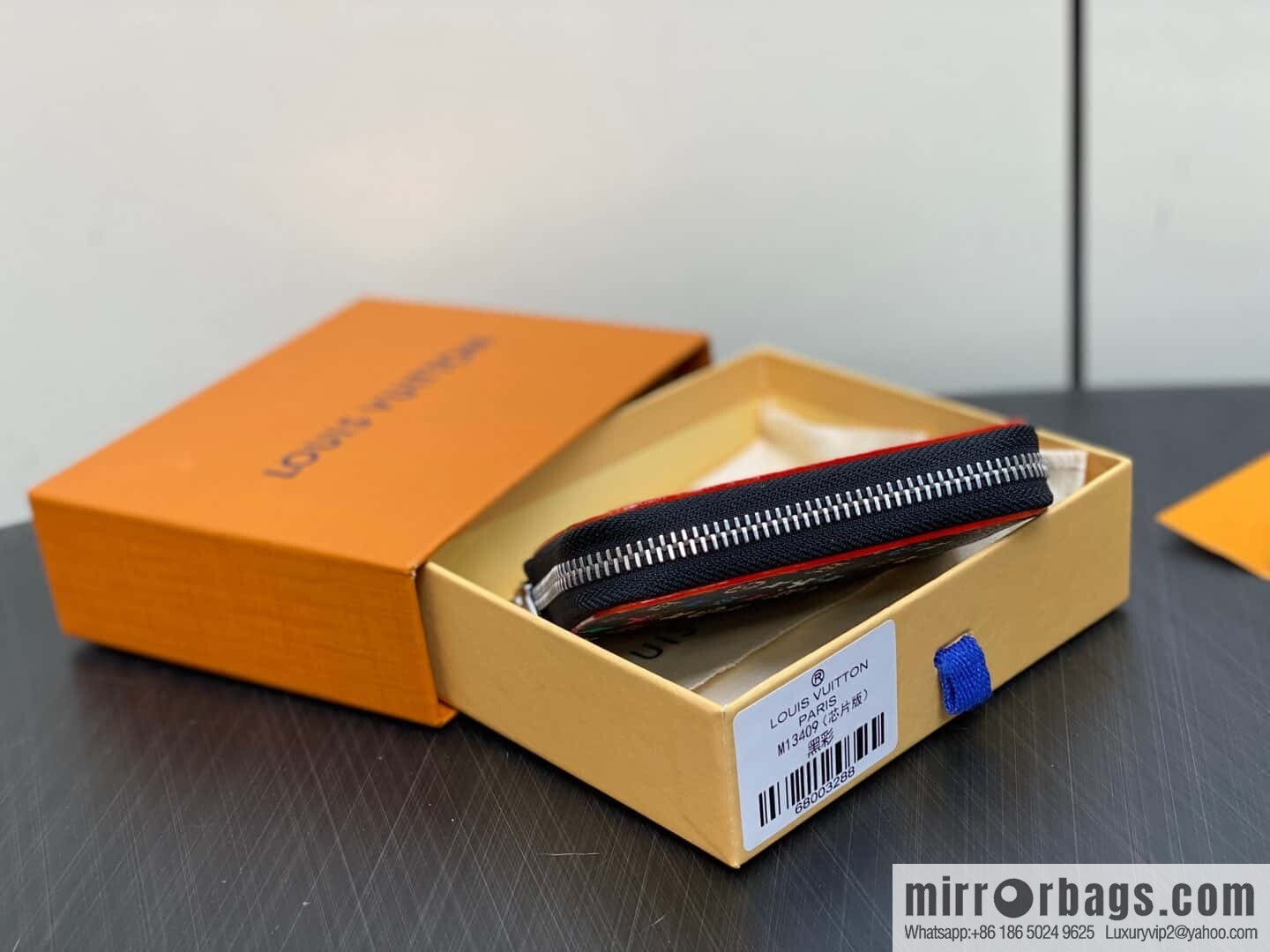 [Original order boutique] M13409 black color, single zipper short wallet series ZIPPY change bag