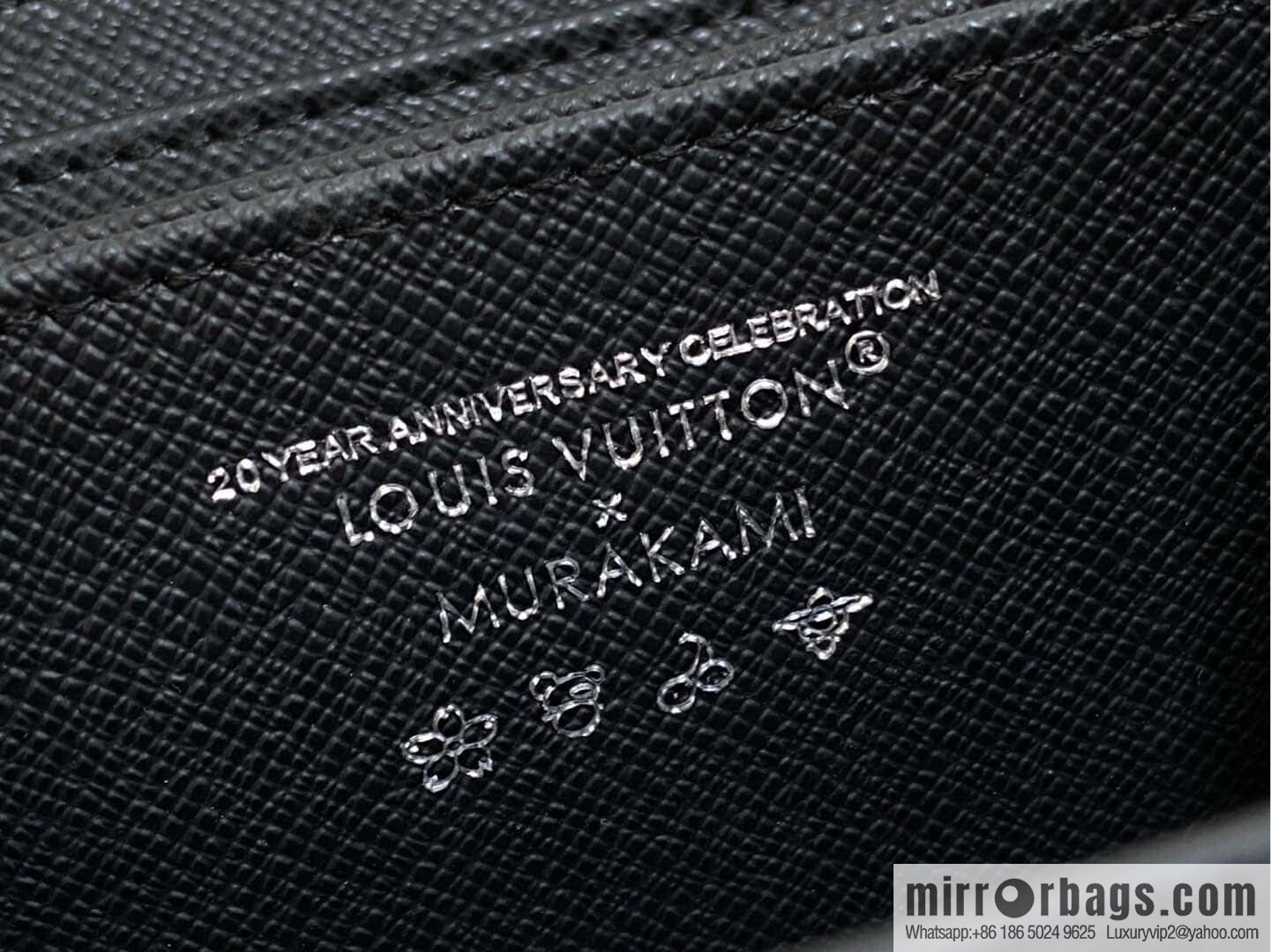 [Original order boutique] M13409 black color, single zipper short wallet series ZIPPY change bag