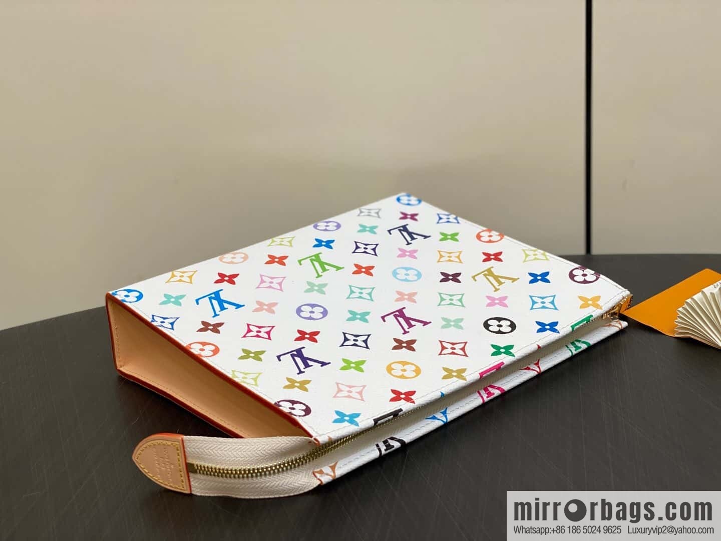 [Original order boutique] M13746 white color, handbag POCHETTE VOYAGE medium clutch bag