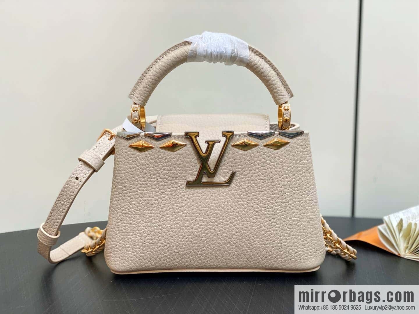 [Original order boutique] M12751 rice white full leather rhombus model, full leather cap that English series, this Capucines mini handbag
