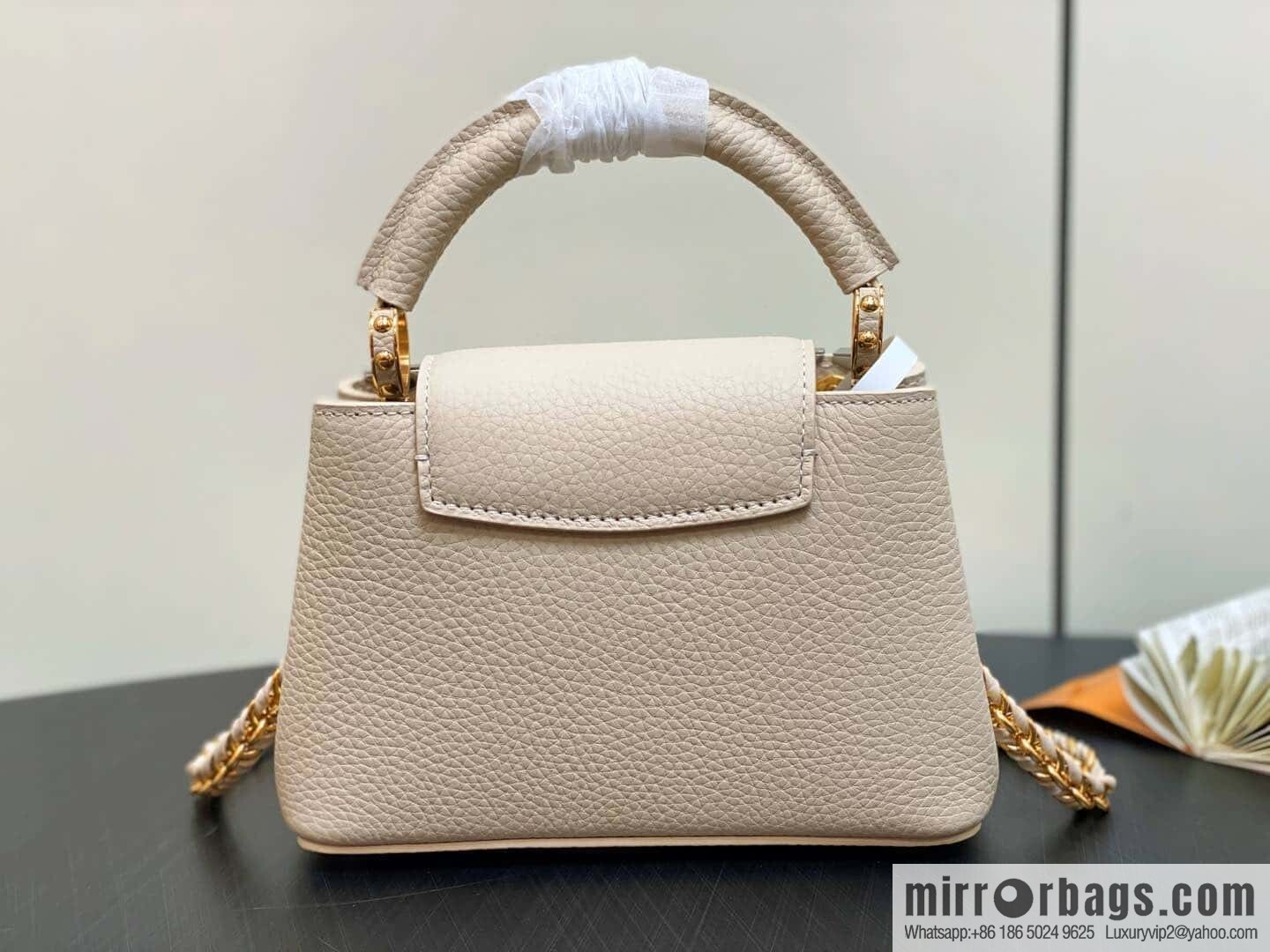 [Original order boutique] M12751 rice white full leather rhombus model, full leather cap that English series, this Capucines mini handbag