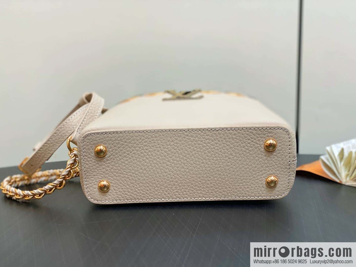 [Original order boutique] M12751 rice white full leather rhombus model, full leather cap that English series, this Capucines mini handbag