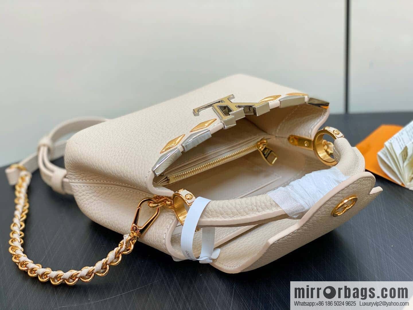 [Original order boutique] M12751 rice white full leather rhombus model, full leather cap that English series, this Capucines mini handbag