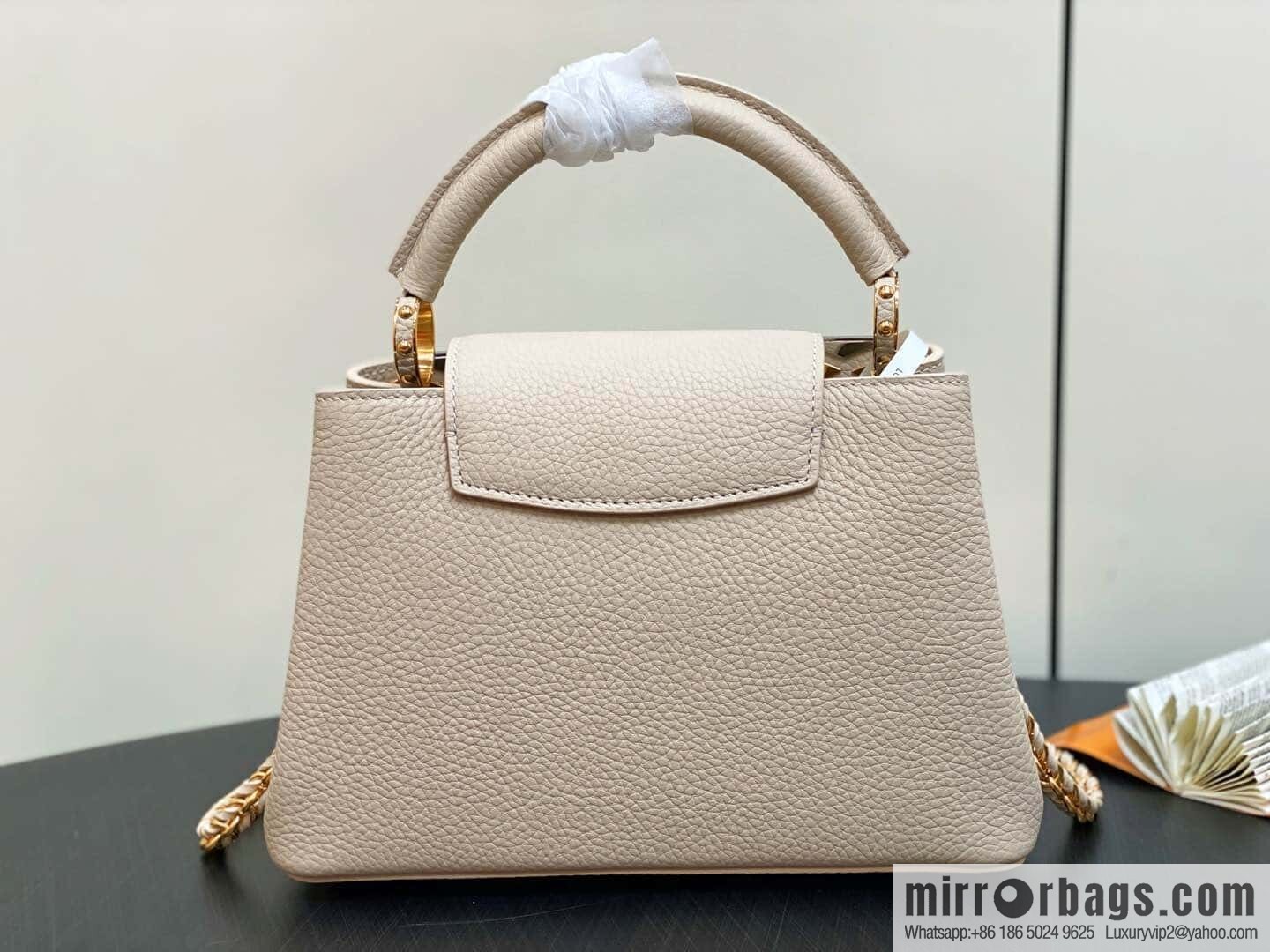 [Original order boutique] M12751 rice white full leather rhombus model, full leather cap that English series, this Capucines small handbag