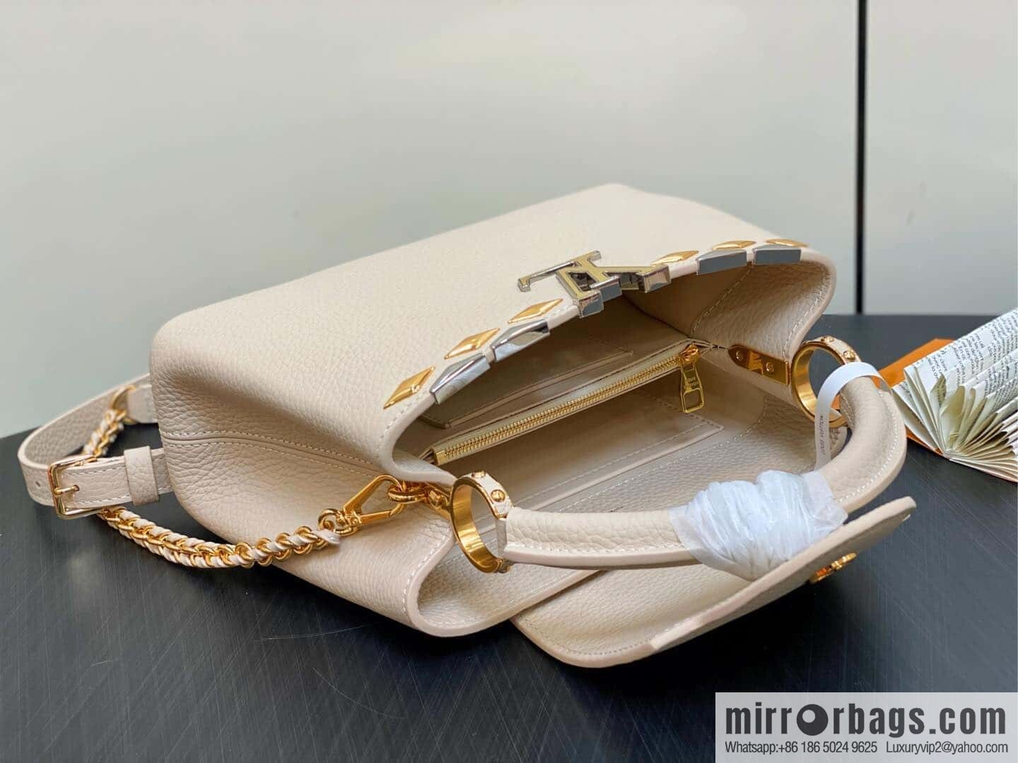 [Original order boutique] M12751 rice white full leather rhombus model, full leather cap that English series, this Capucines small handbag