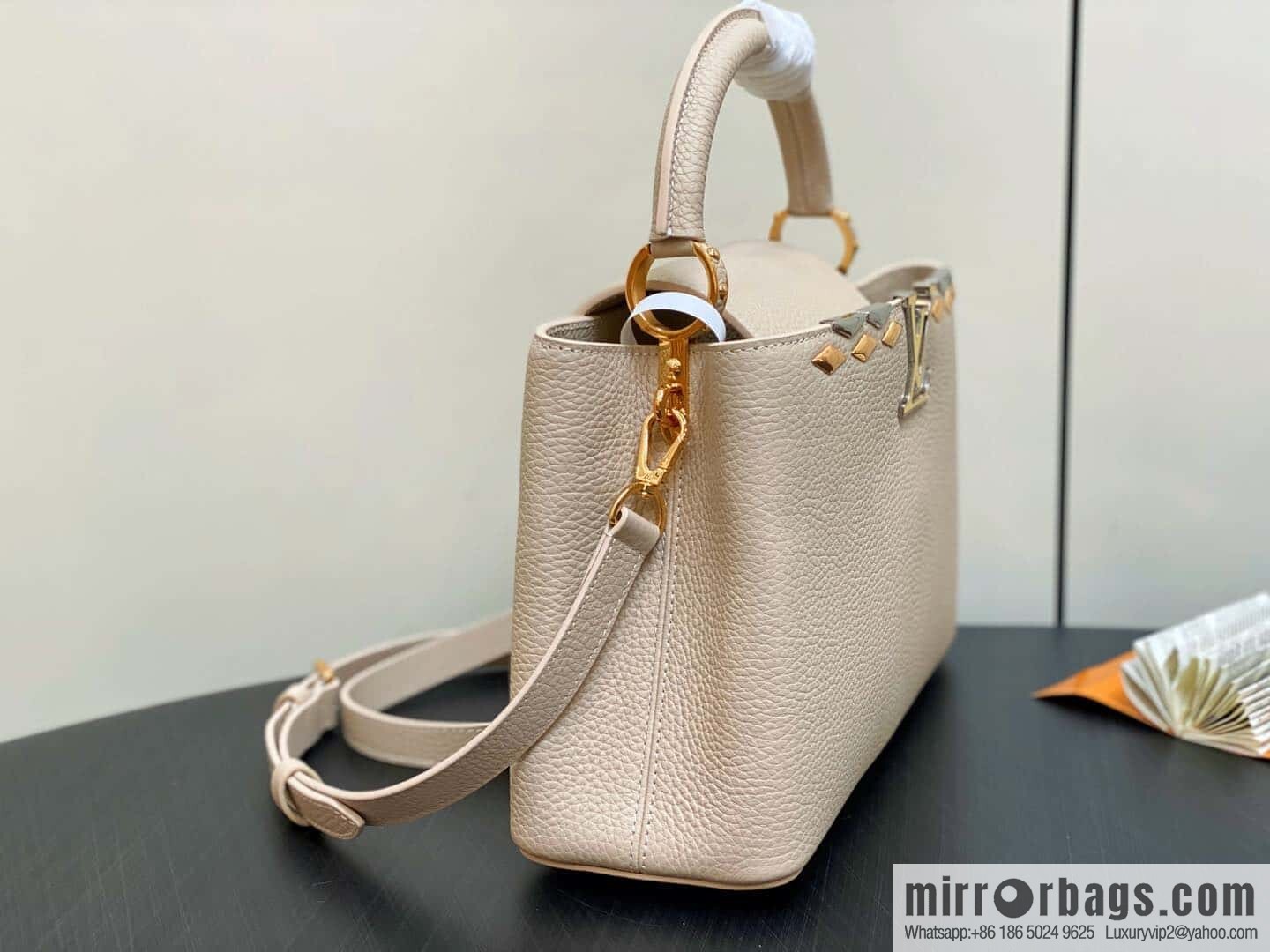 [Original order boutique] M12751 rice white full leather rhombus model, full leather cap that English series, this Capucines medium handbag