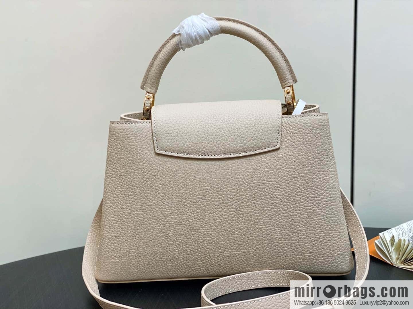 [Original order boutique] M12751 rice white full leather rhombus model, full leather cap that English series, this Capucines medium handbag