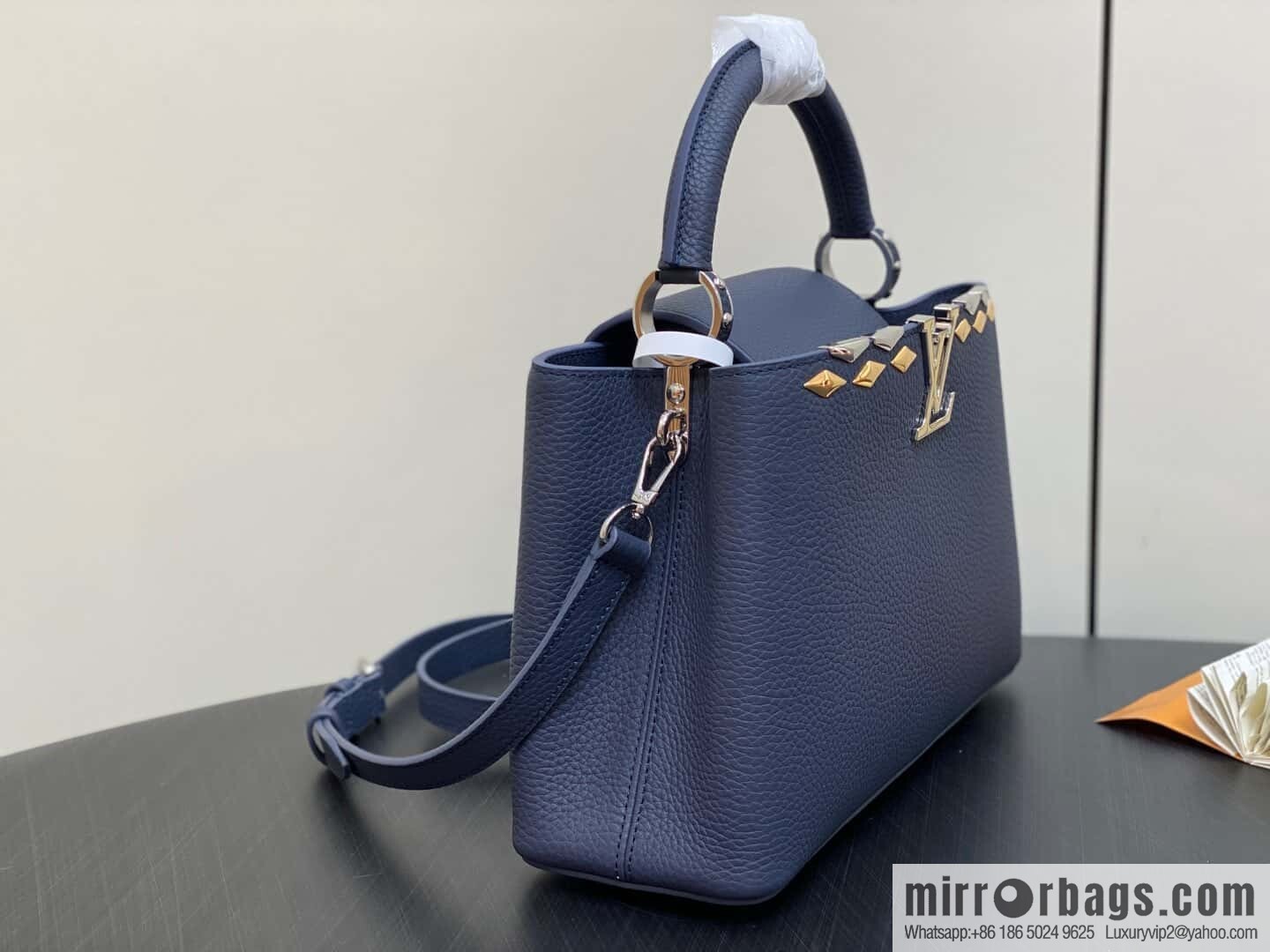 [Original order boutique] M12751 dark blue full leather rhombus, full leather cap Naxing series, this Capucines medium handbag