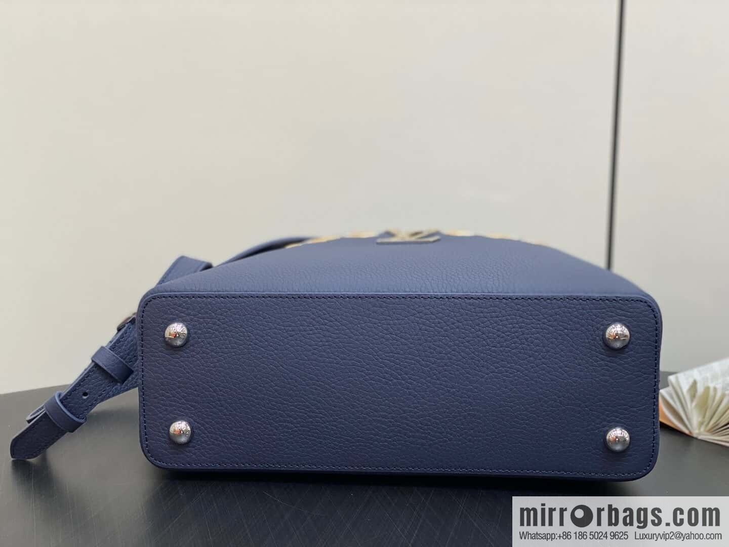 [Original order boutique] M12751 dark blue full leather rhombus, full leather cap Naxing series, this Capucines medium handbag