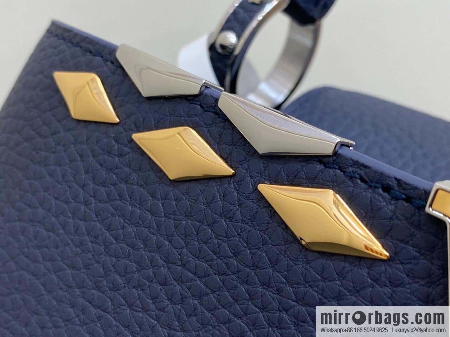 [Original order boutique] M12751 dark blue full leather rhombus, full leather cap Naxing series, this Capucines medium handbag
