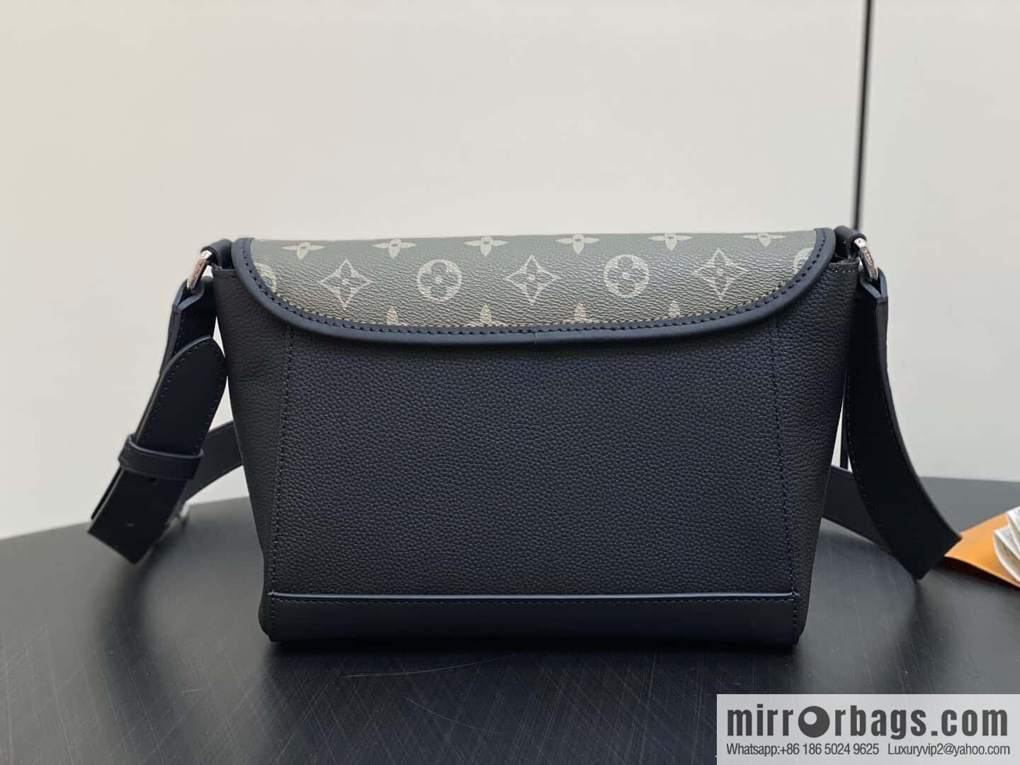 [Original order boutique] M12625 green flower, men's bag messenger bag series Pulse messenger bag
