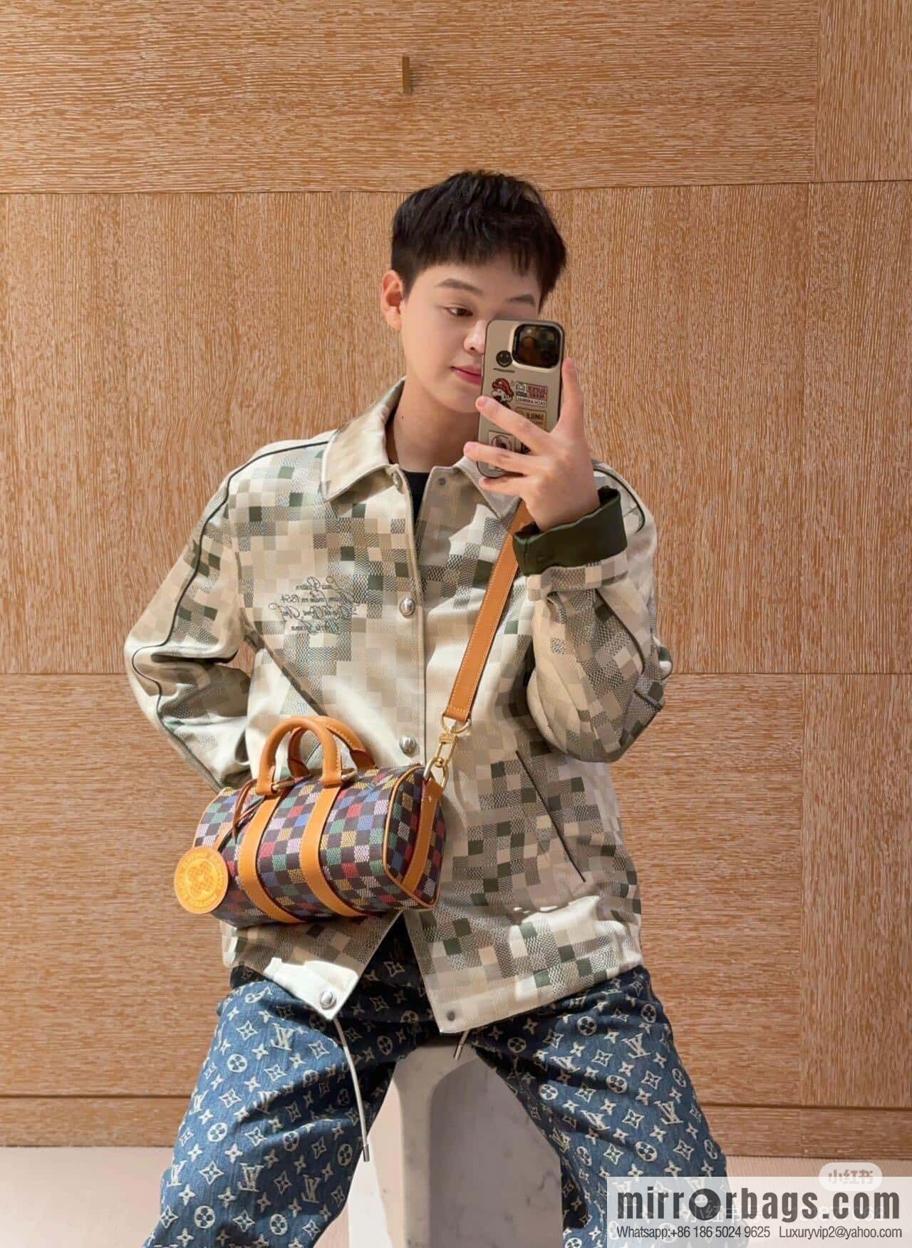 [Original single boutique] M00148 color gradual change grid, men's bag pillow bag speedy series, this Keepall 25 handbag
