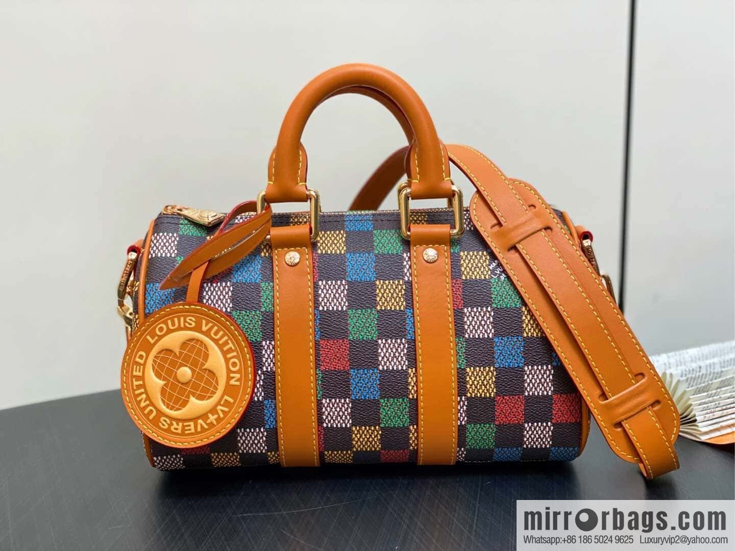 [Original single boutique] M00148 color gradual change grid, men's bag pillow bag speedy series, this Keepall 25 handbag