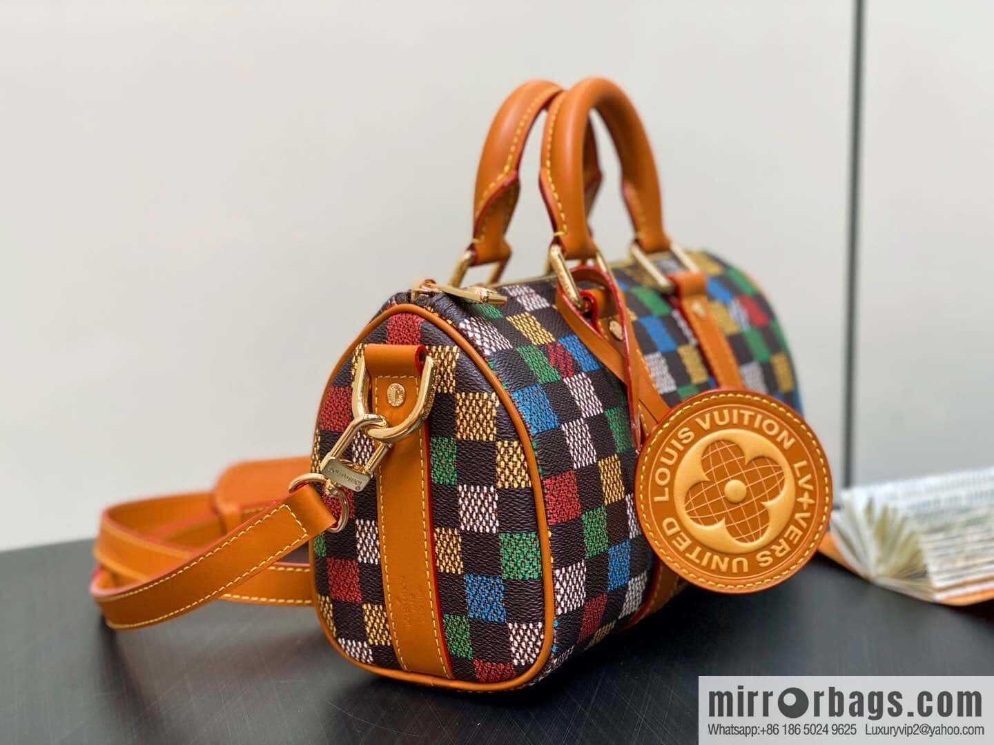 [Original single boutique] M00148 color gradual change grid, men's bag pillow bag speedy series, this Keepall 25 handbag