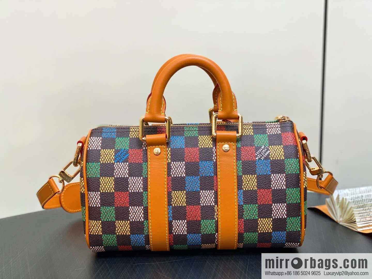 [Original single boutique] M00148 color gradual change grid, men's bag pillow bag speedy series, this Keepall 25 handbag